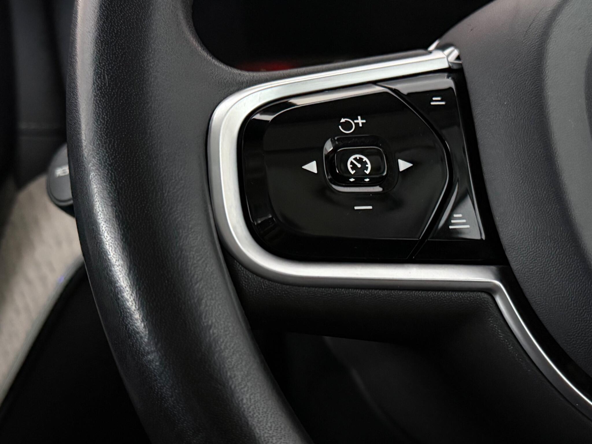 Volvo XC60 view 15