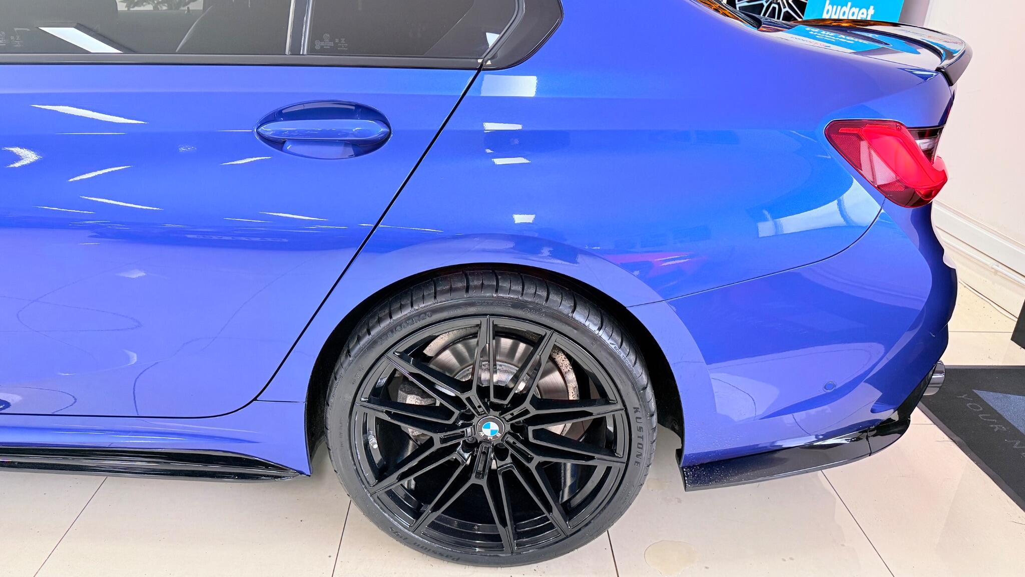 BMW 3 Series view 37