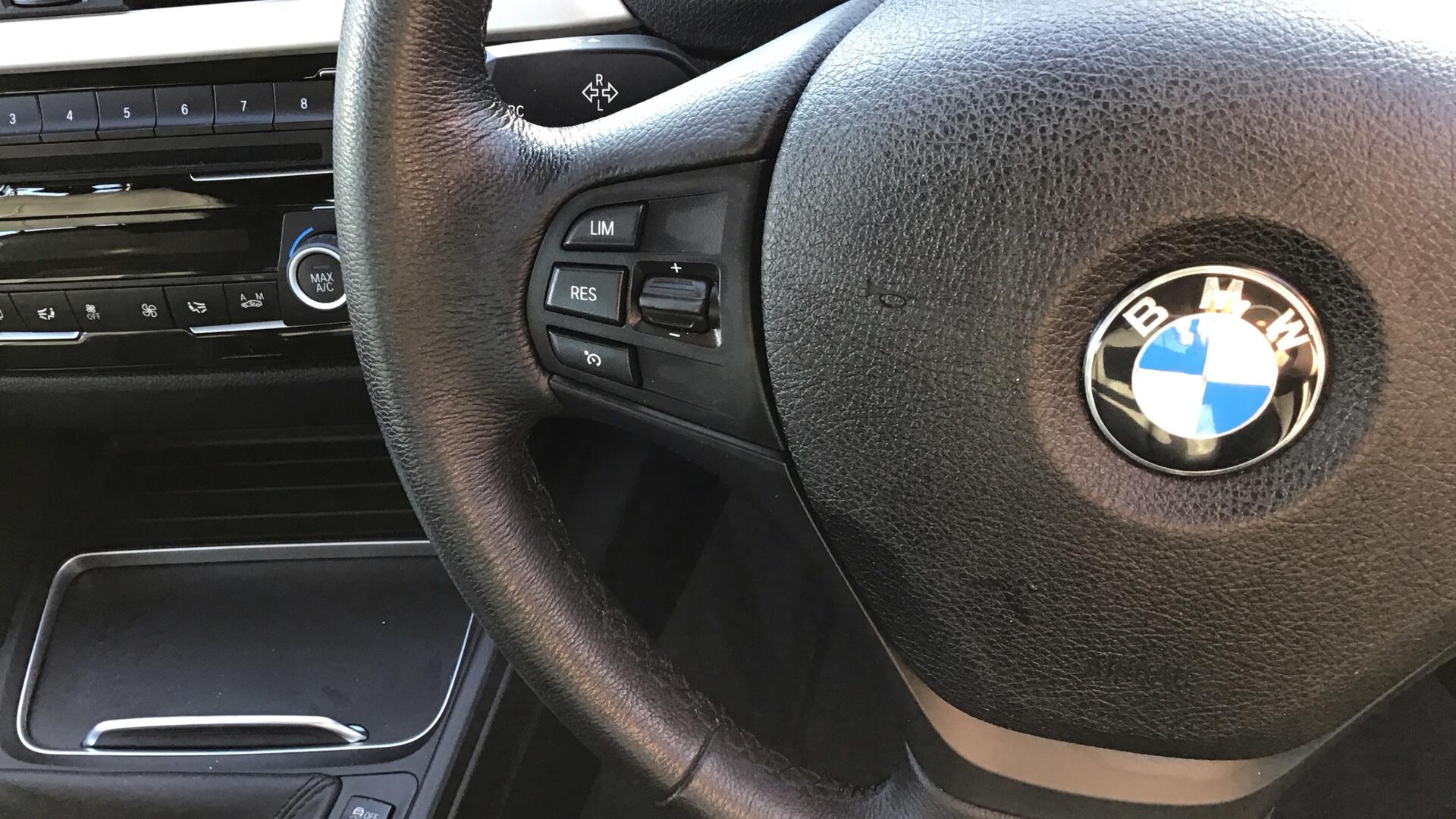 BMW 3 Series view 17