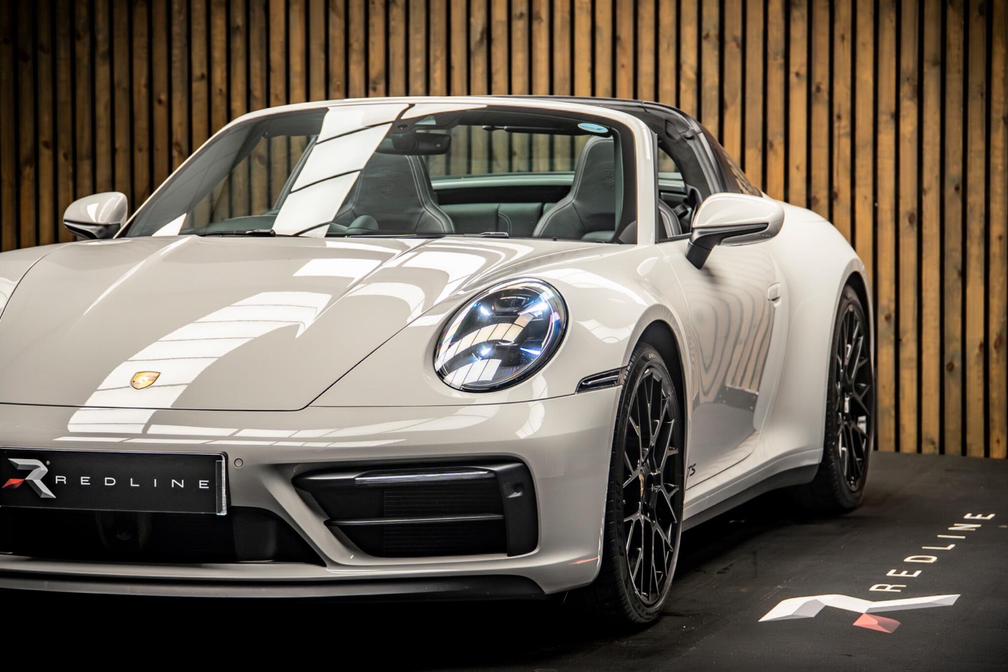 Porsche 911 view 14