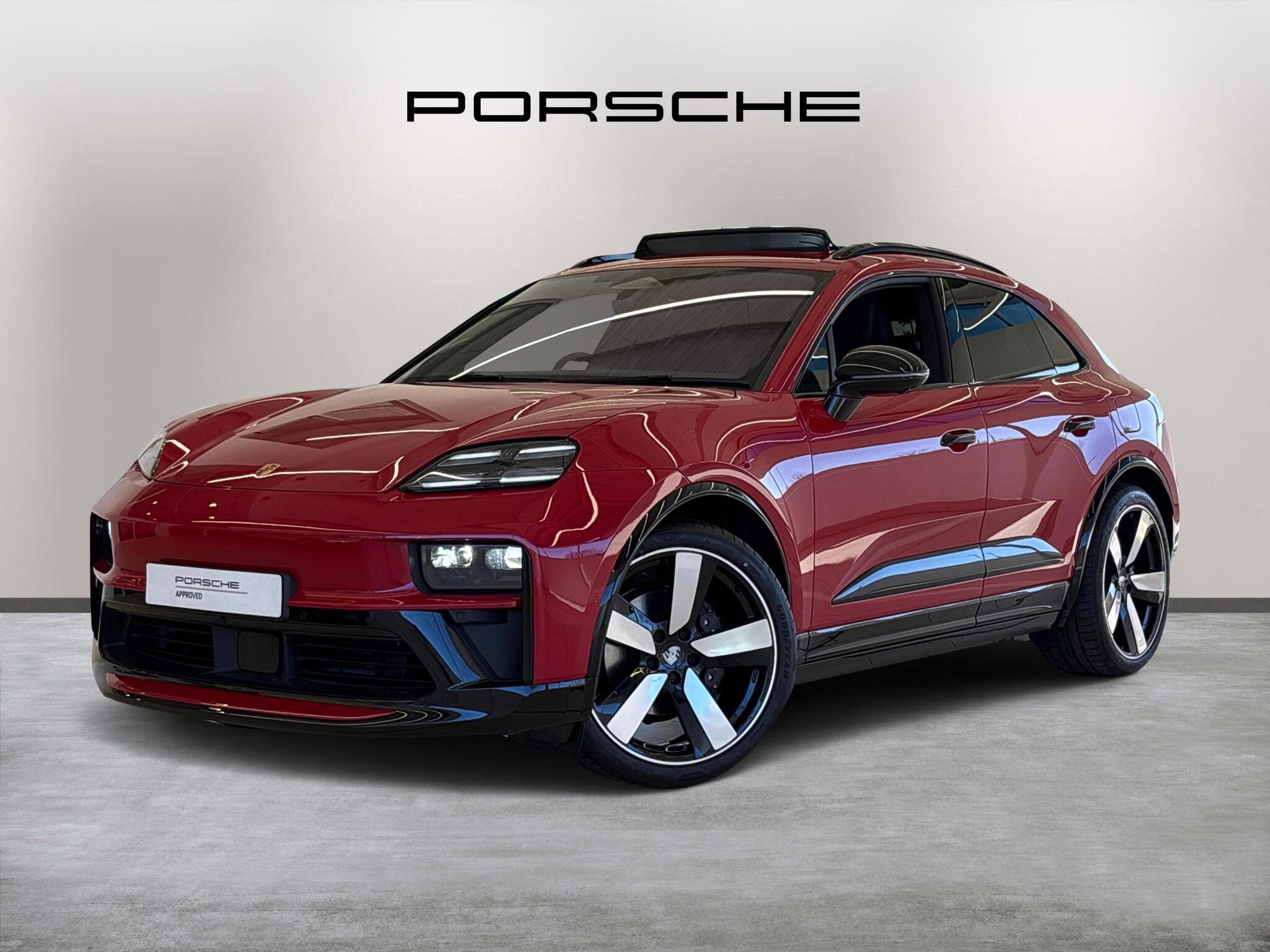 Porsche Macan view 3