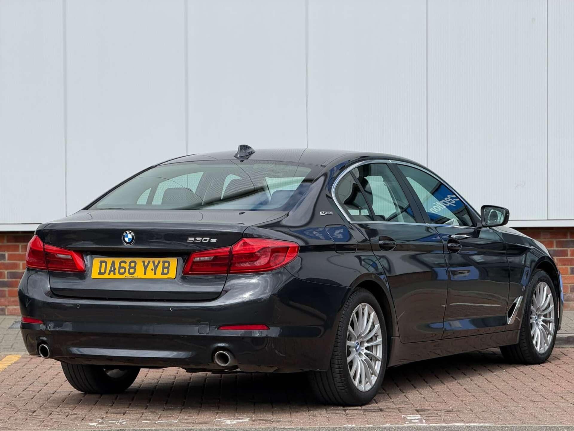 BMW 5 Series view 7