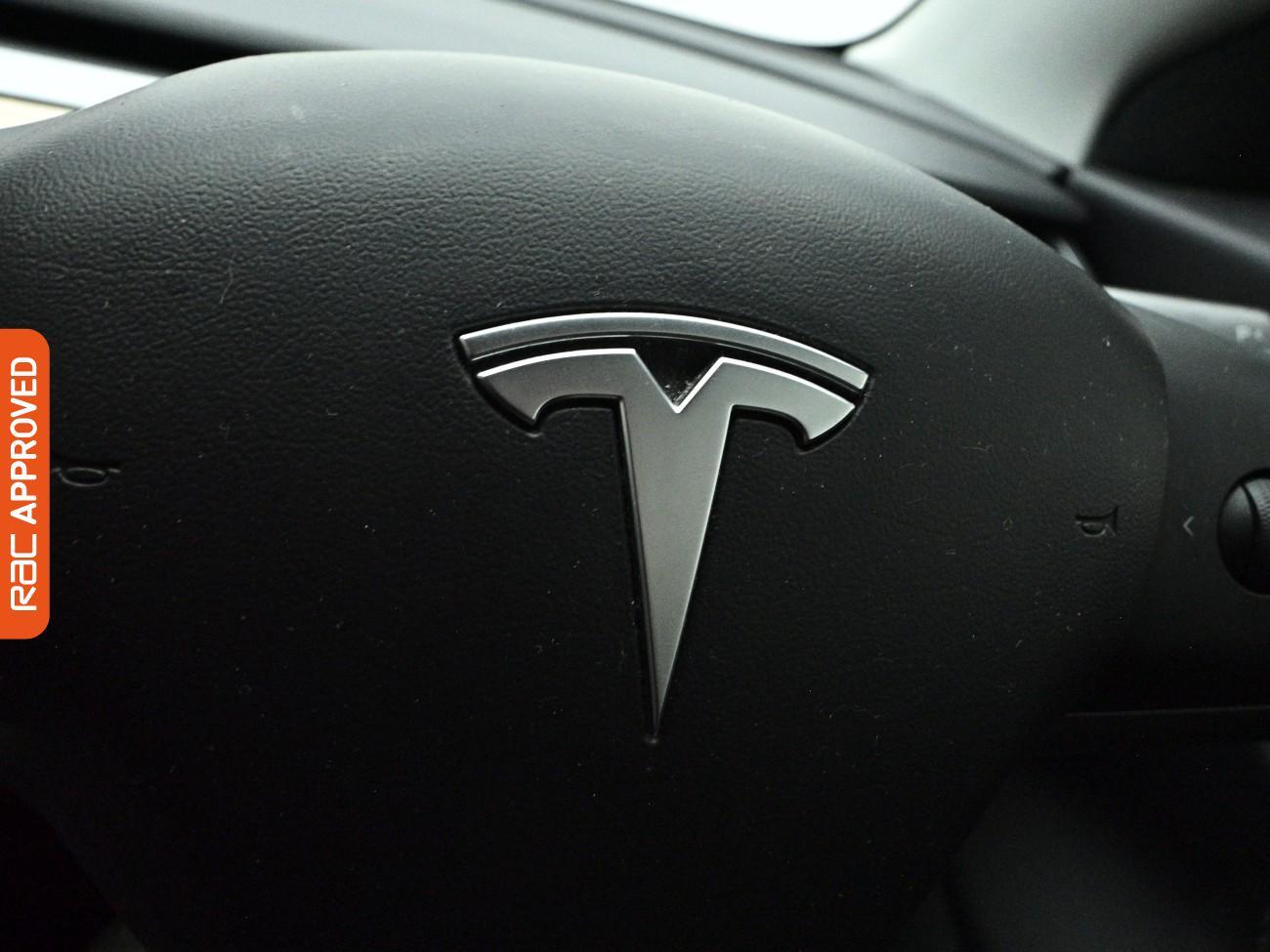Tesla Model 3 view 22