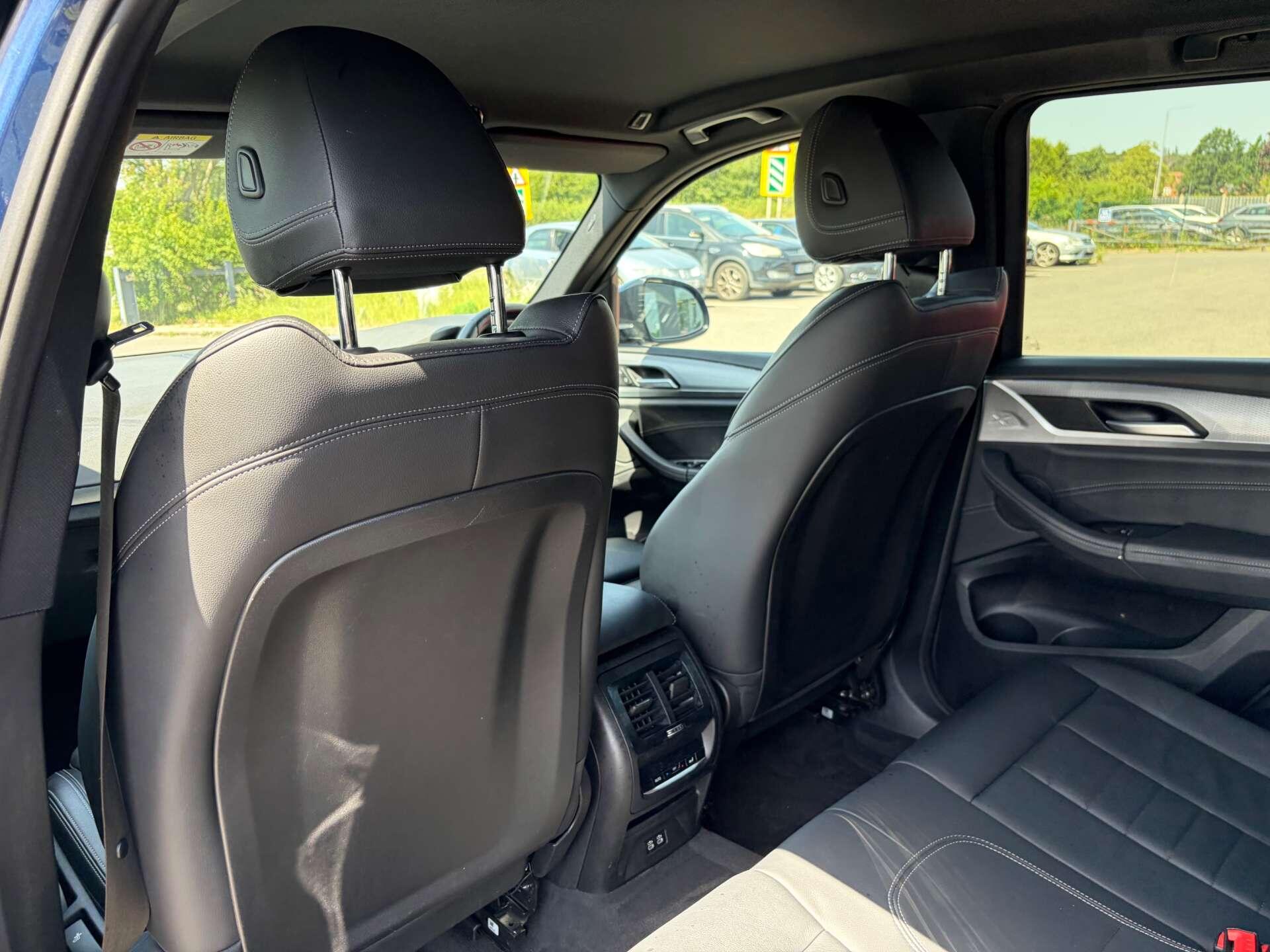 BMW X3 view 22
