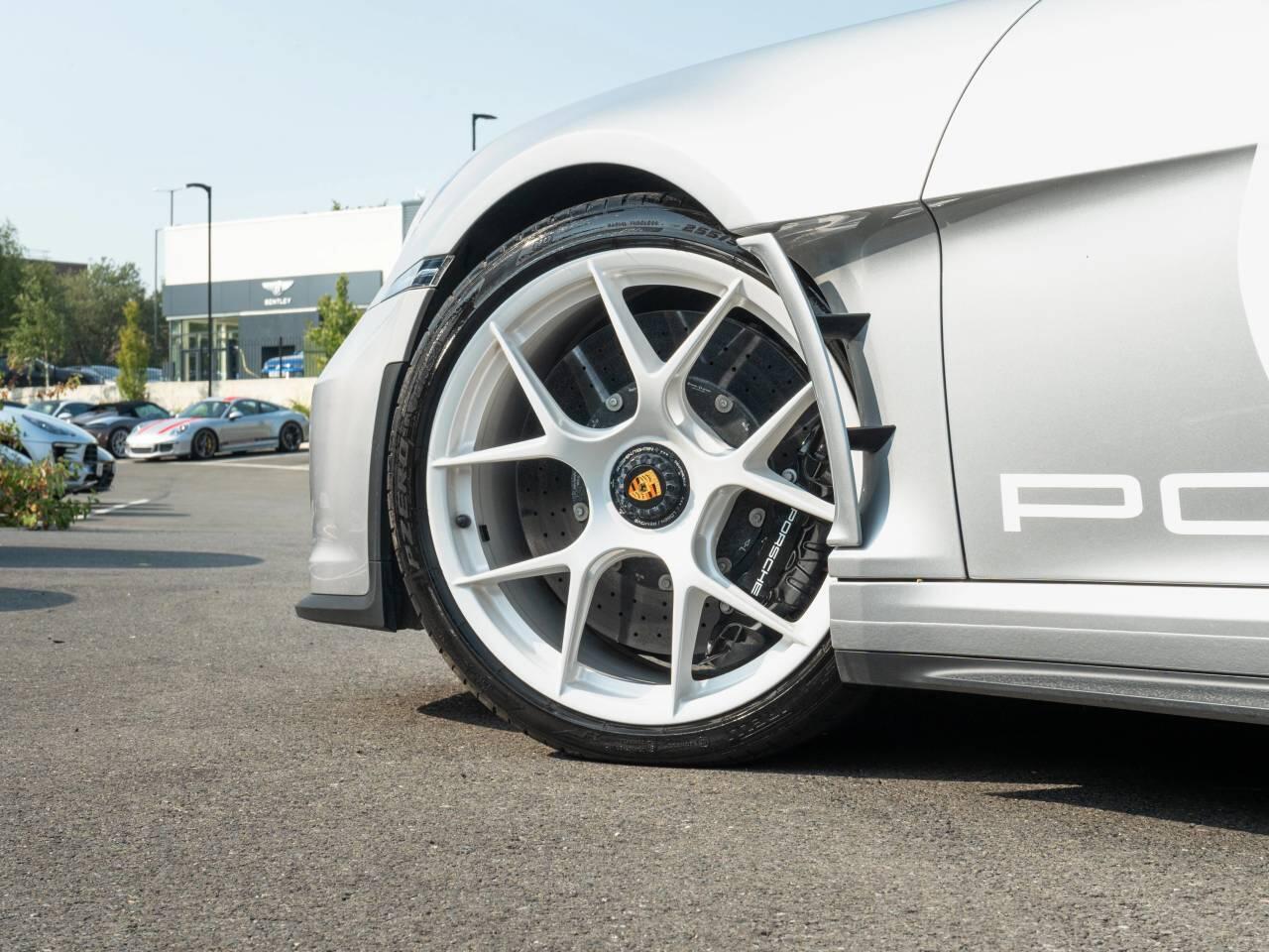 Porsche 911 view 14