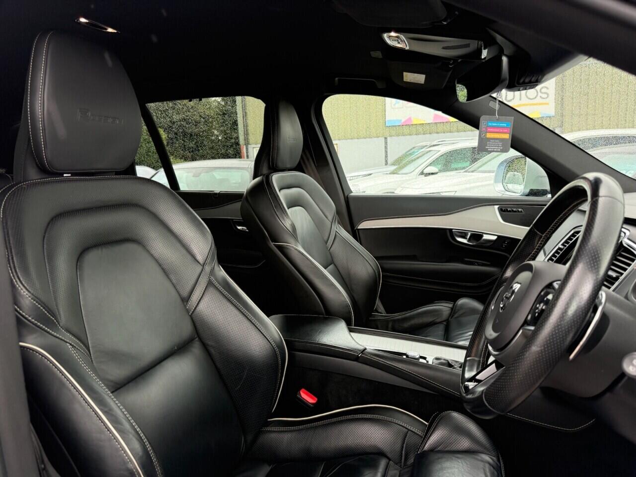 Volvo XC90 view 12
