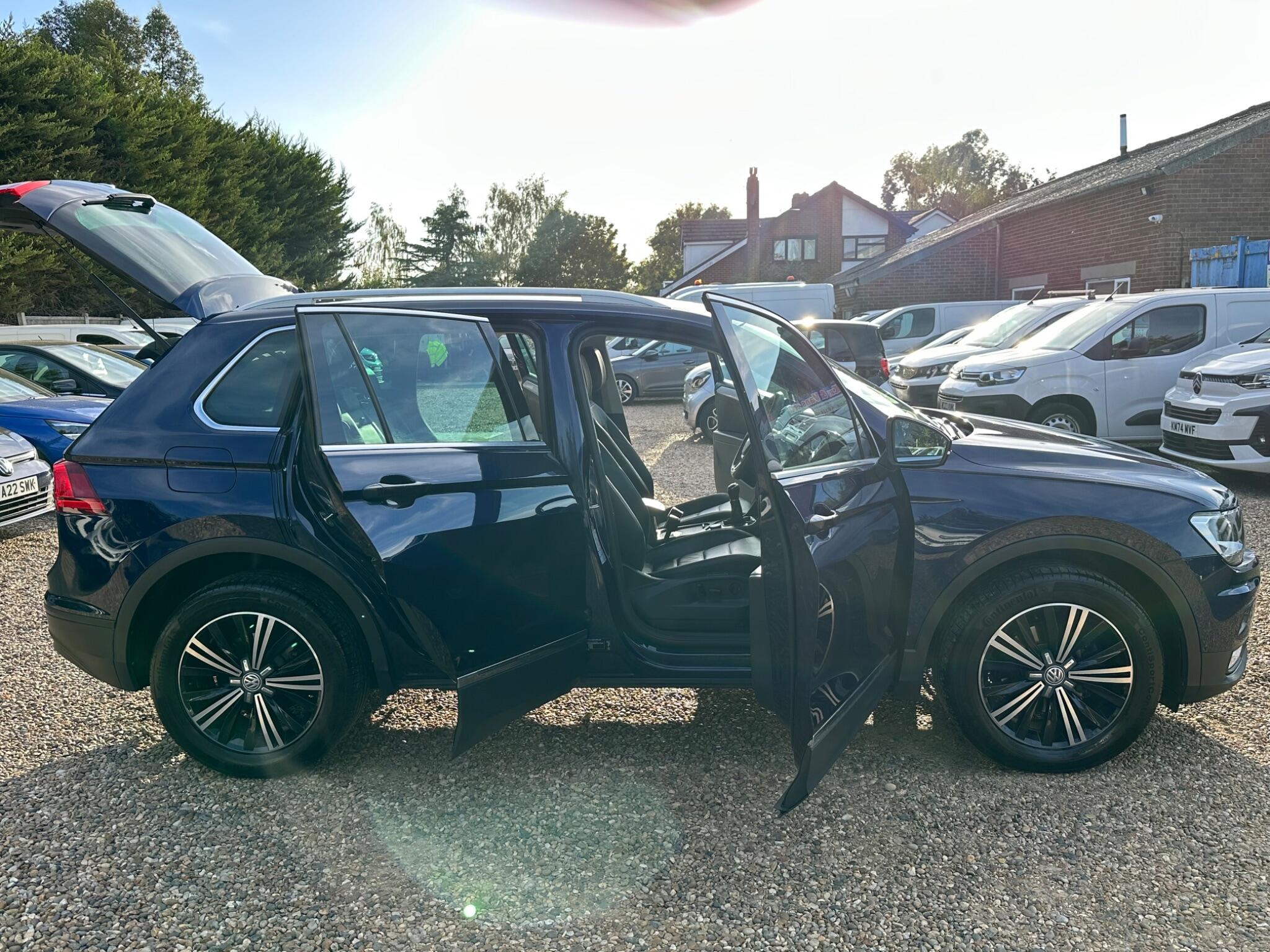 Volkswagen Tiguan view 27