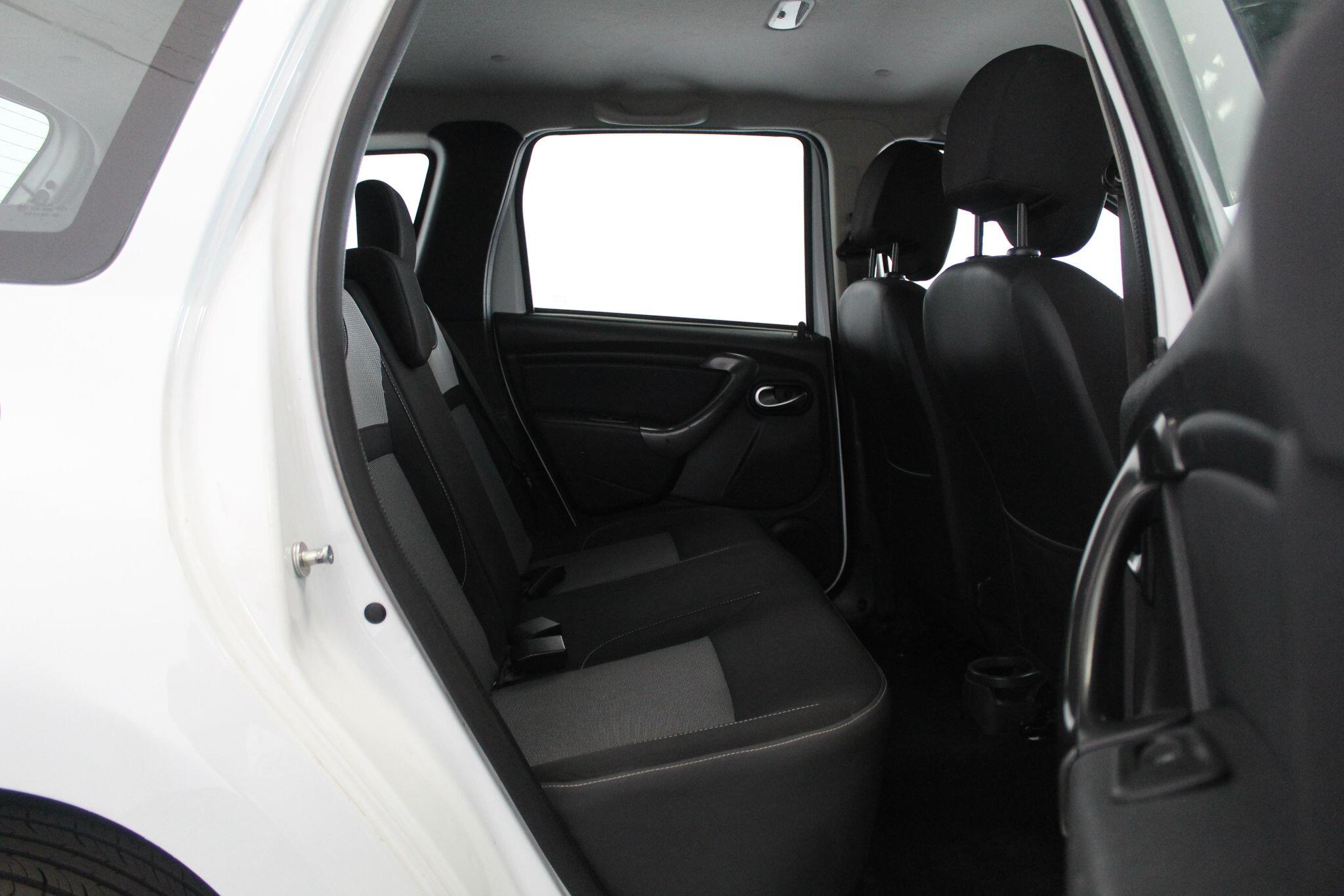 Dacia Duster view 52