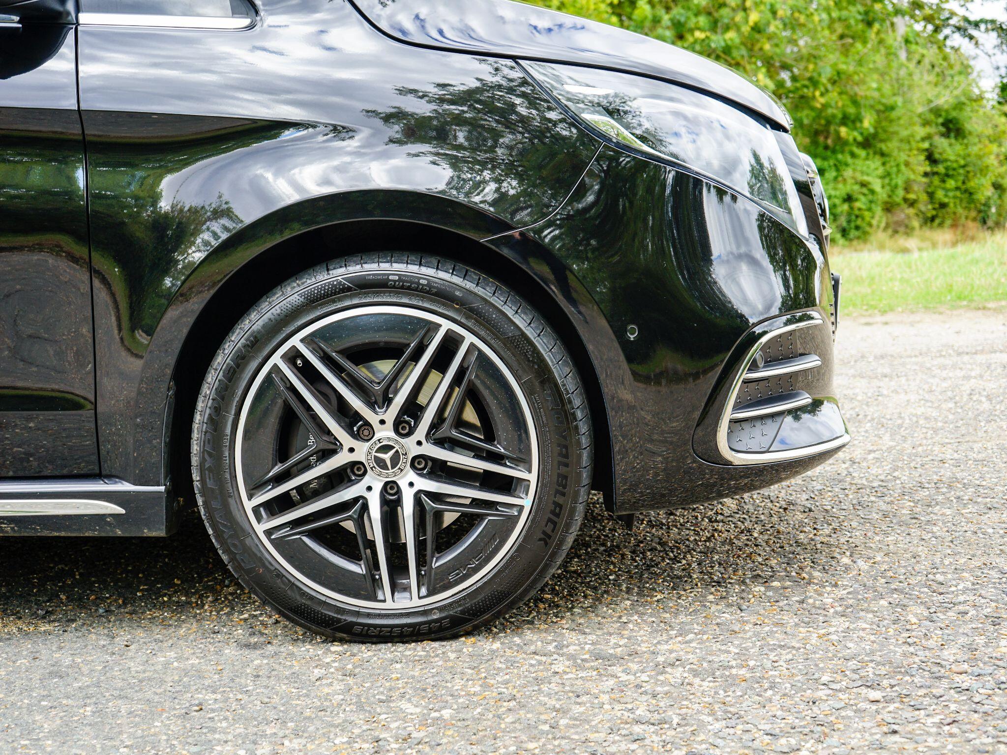 Mercedes-Benz V Class view 5