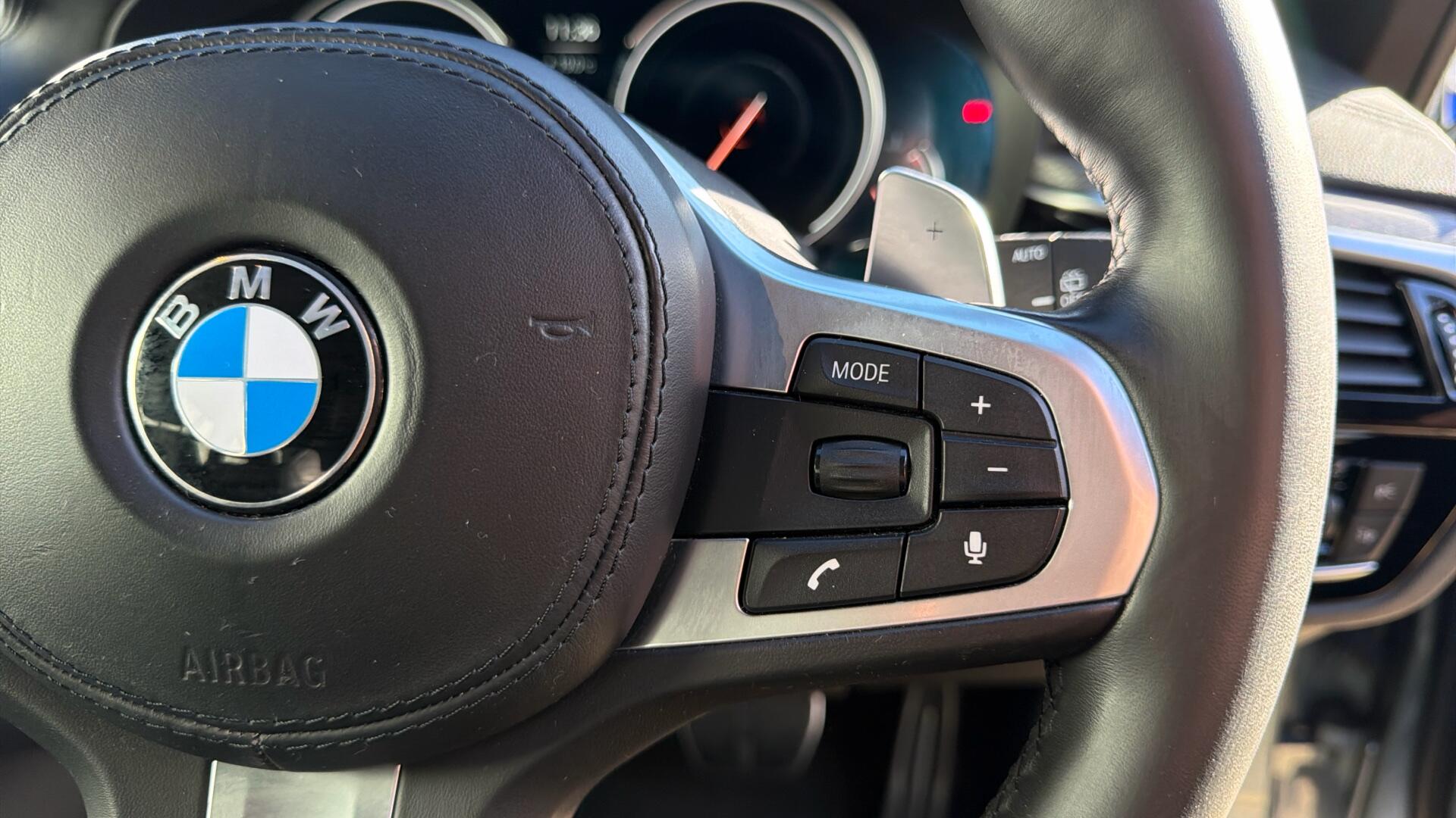BMW 5 Series view 18