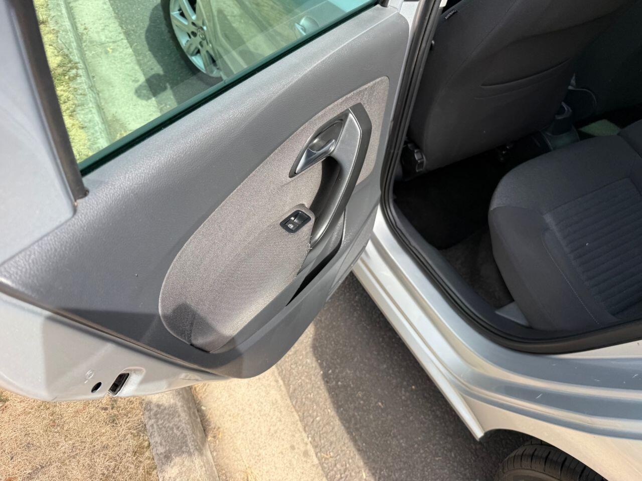 Volkswagen Polo view 41