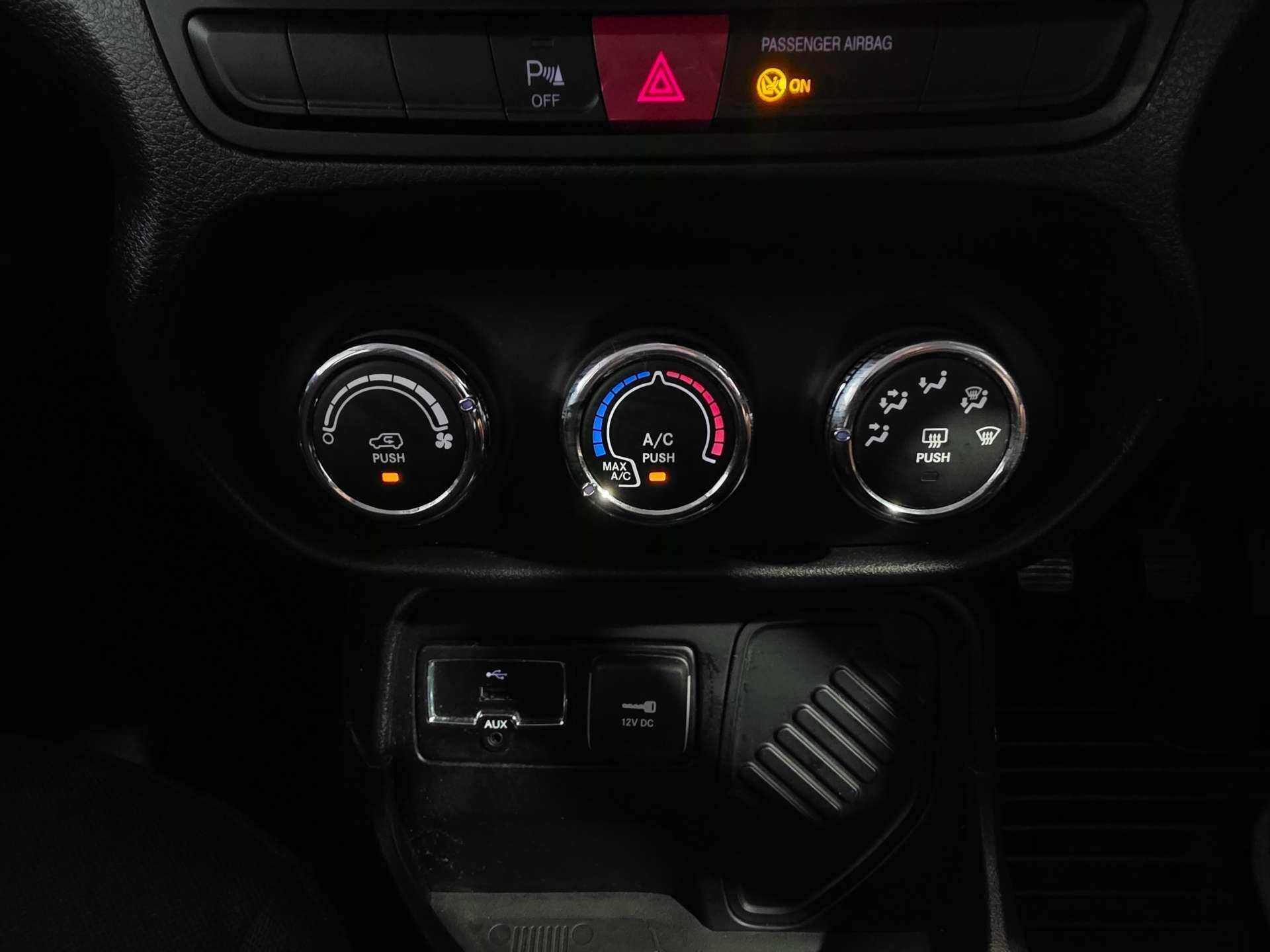 Jeep Renegade view 21