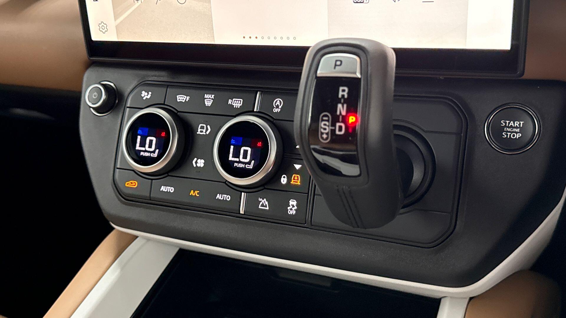 Land Rover Defender view 13
