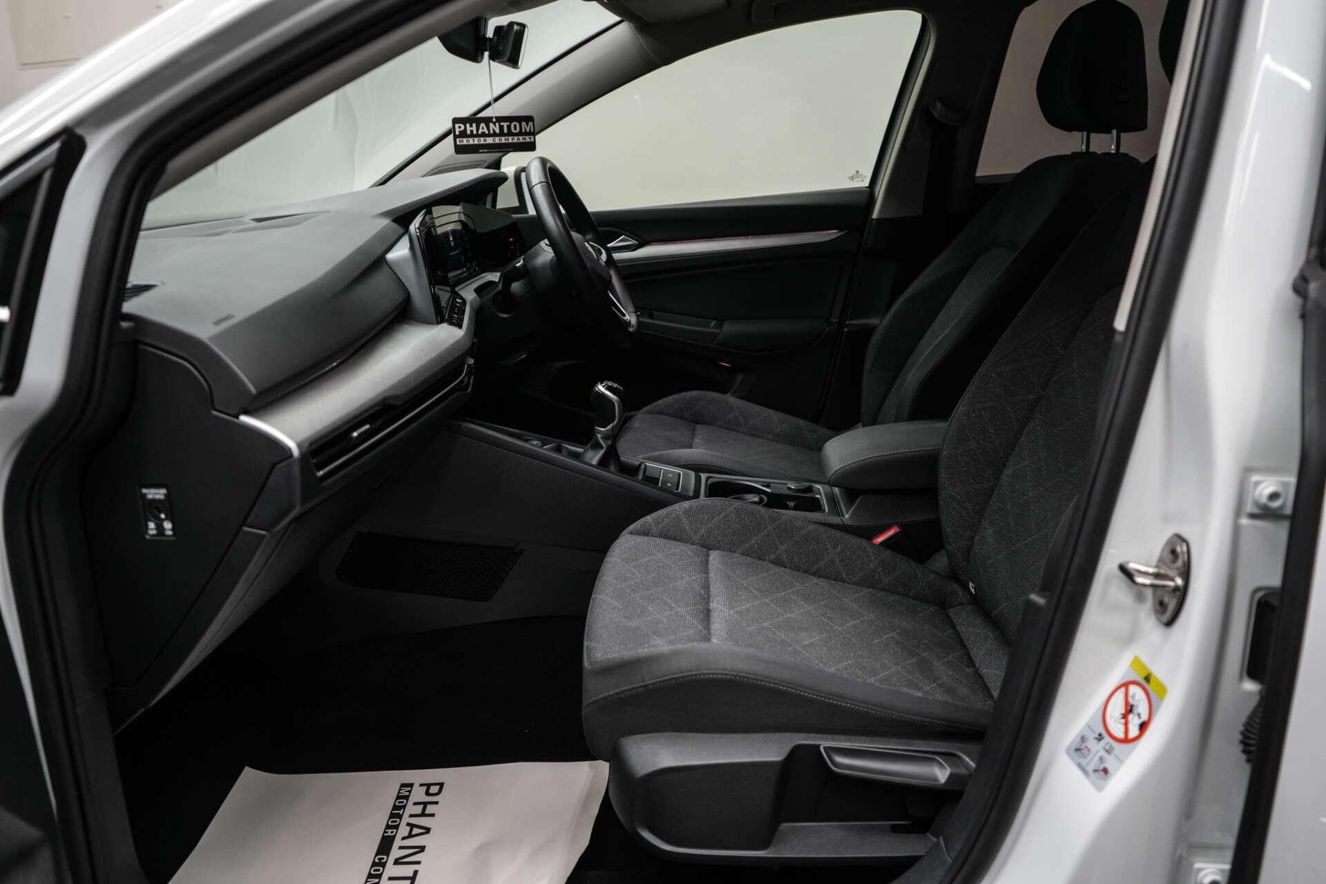 Volkswagen Golf view 20