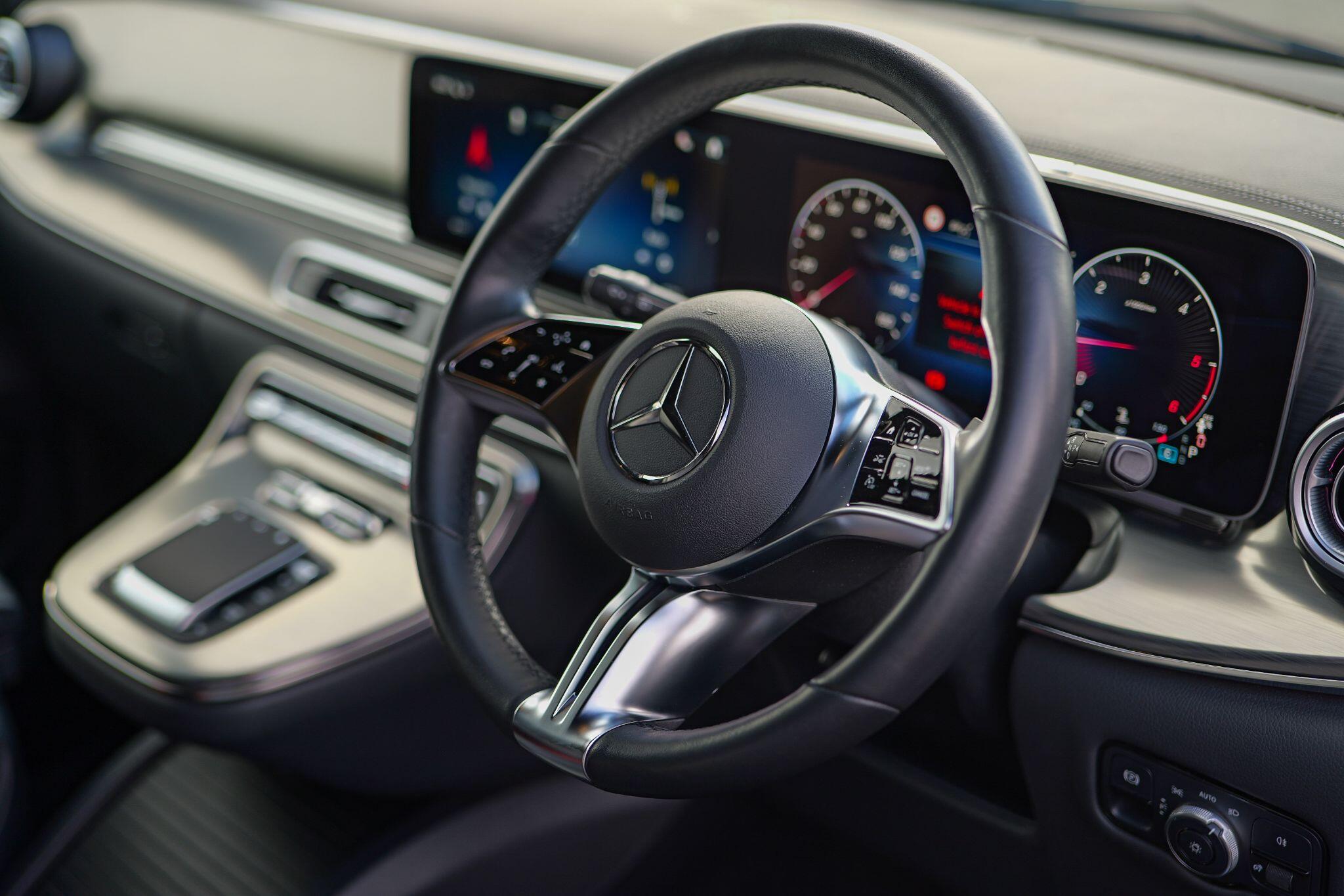 Mercedes-Benz V Class view 13