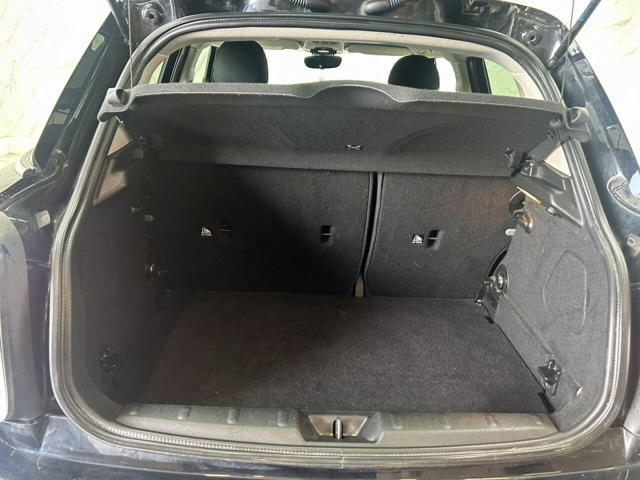 Mini Hatch view 23