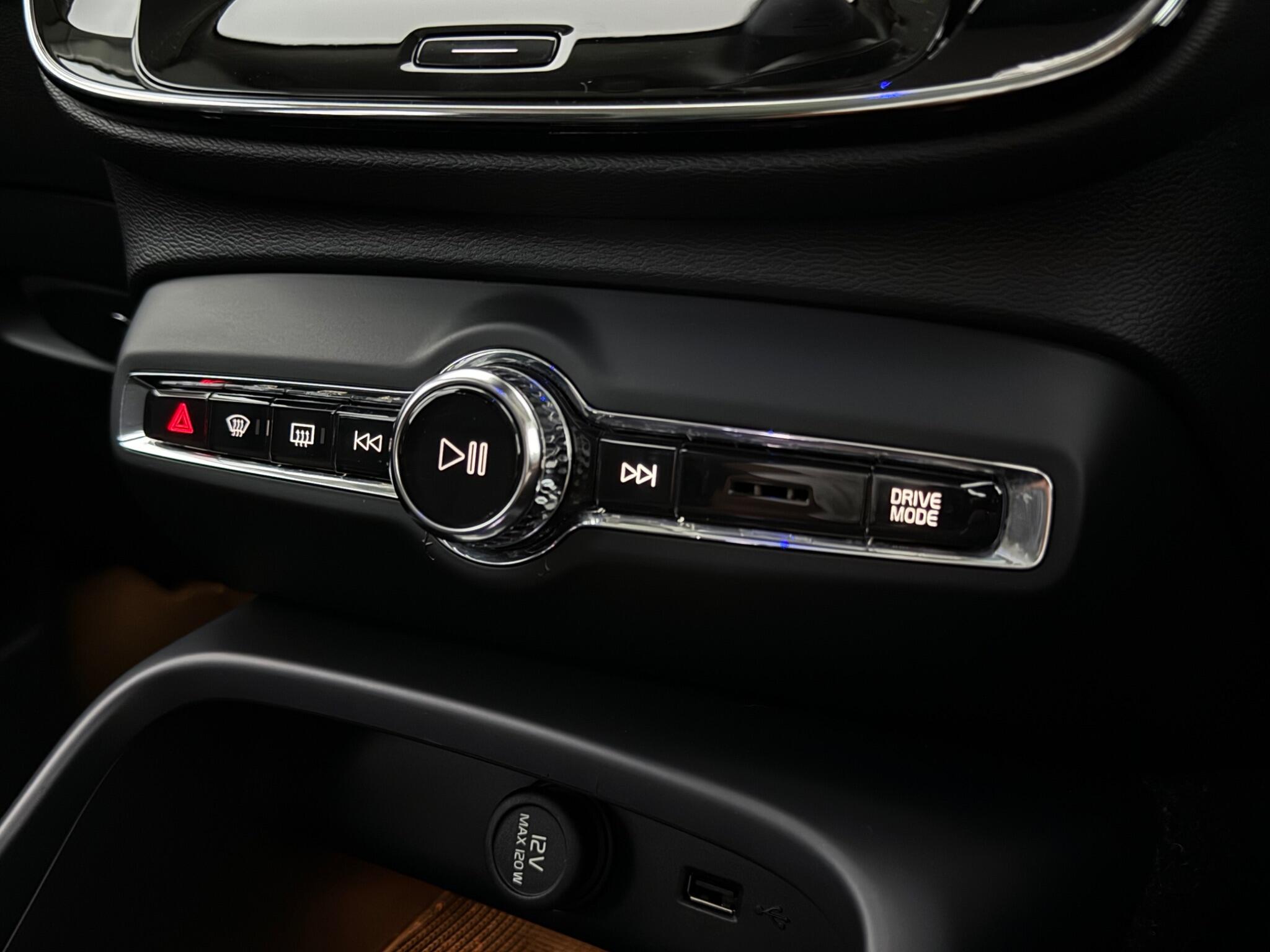 Volvo XC40 view 24