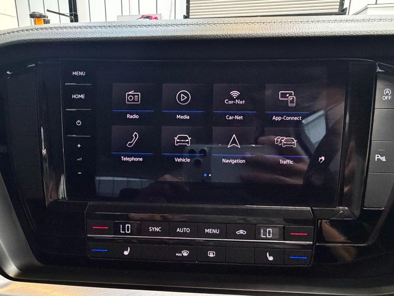 Volkswagen Touareg view 26