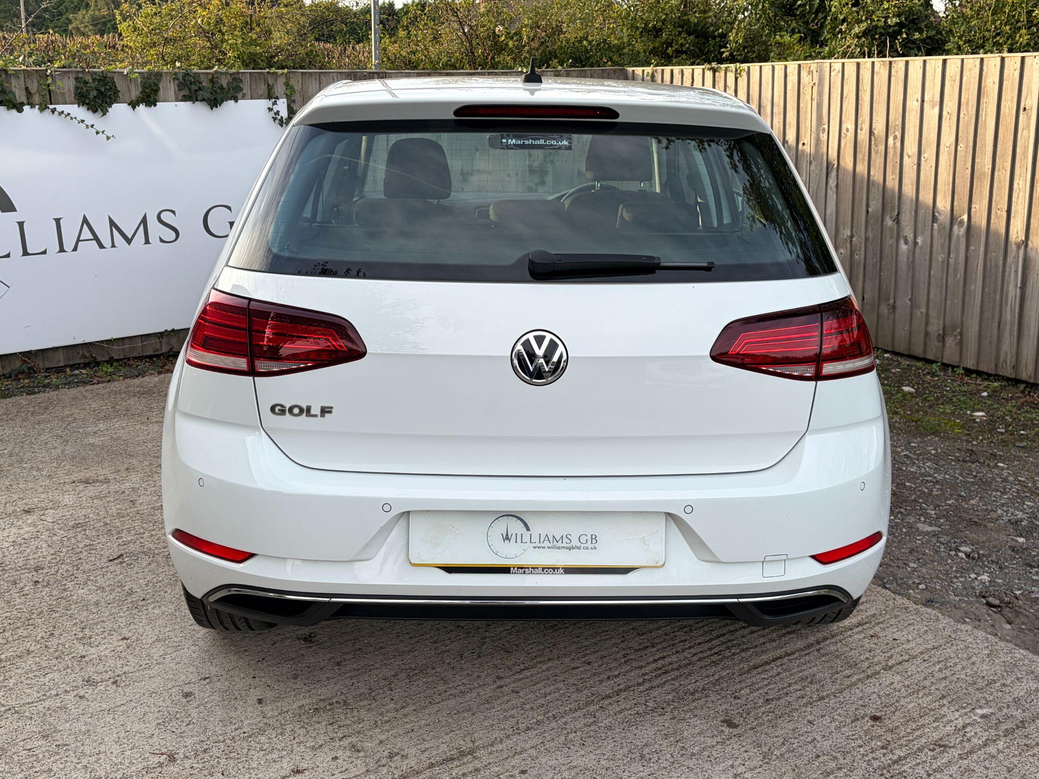 Volkswagen Golf view 9