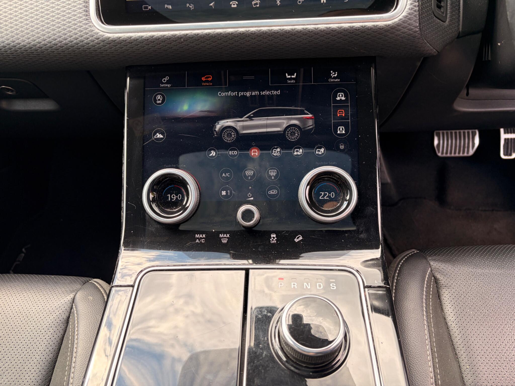 Land Rover Range Rover Velar view 16