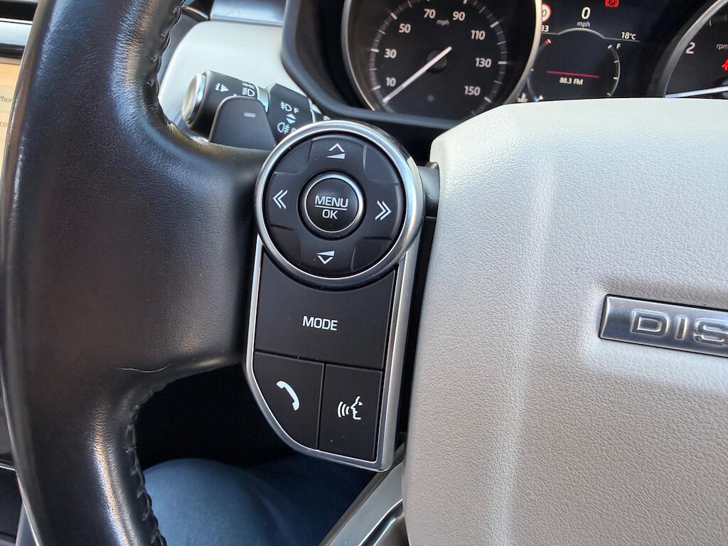 Land Rover Discovery view 38
