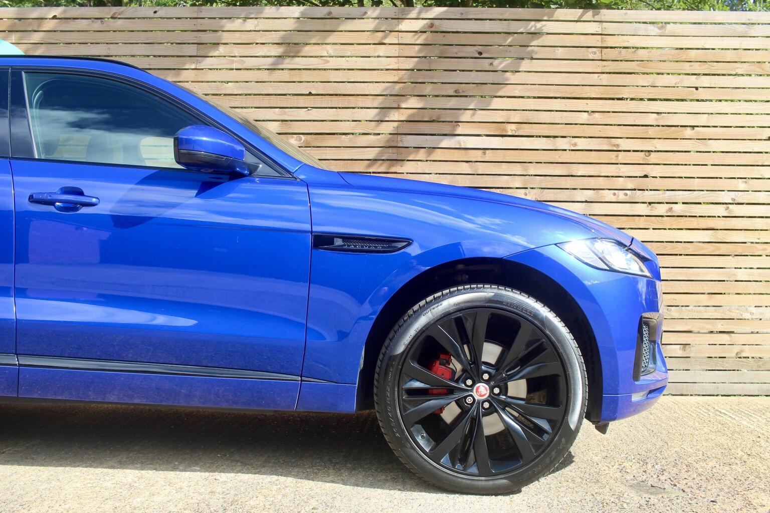 Jaguar F-Pace view 40