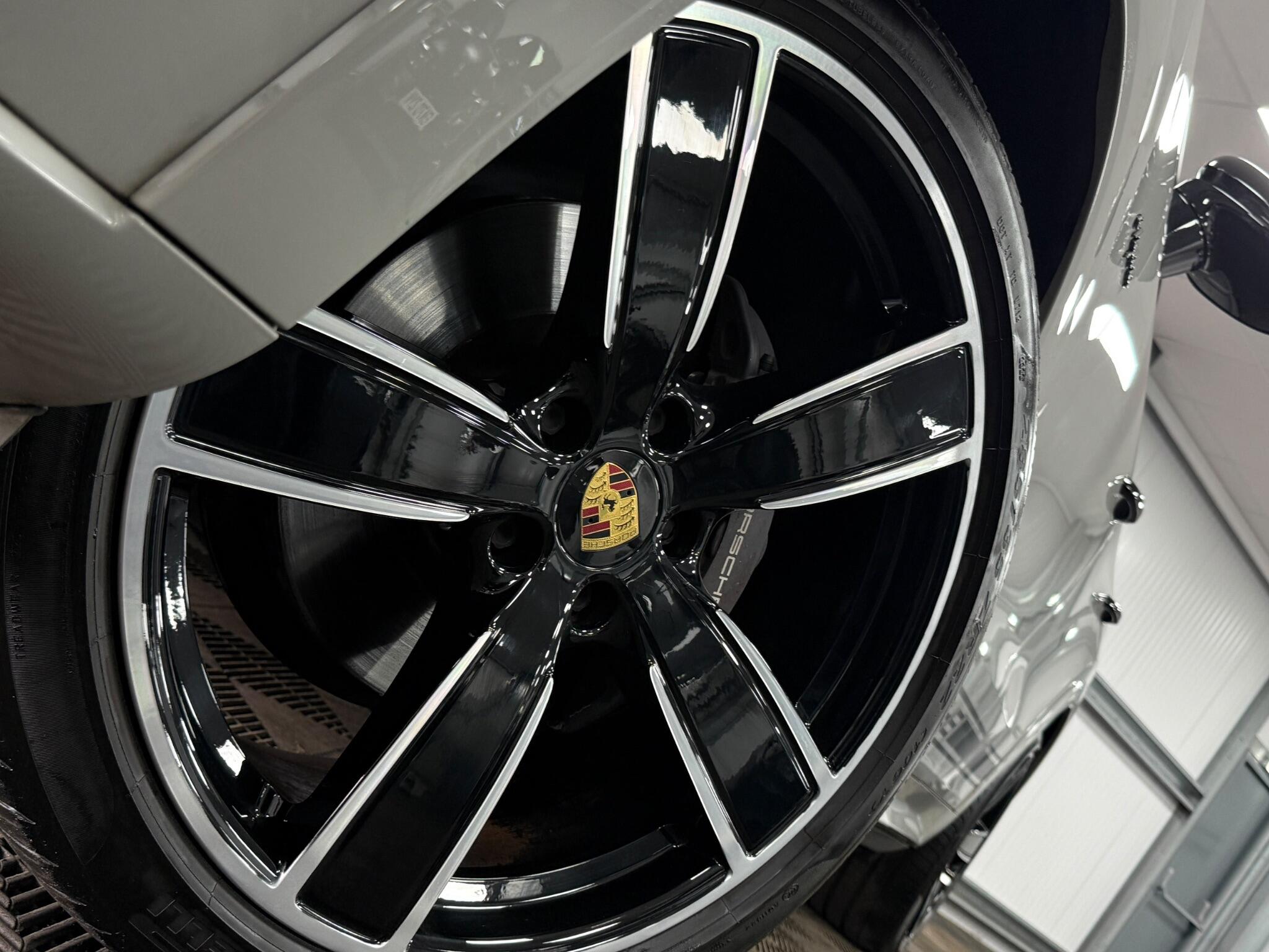 Porsche Cayenne view 37