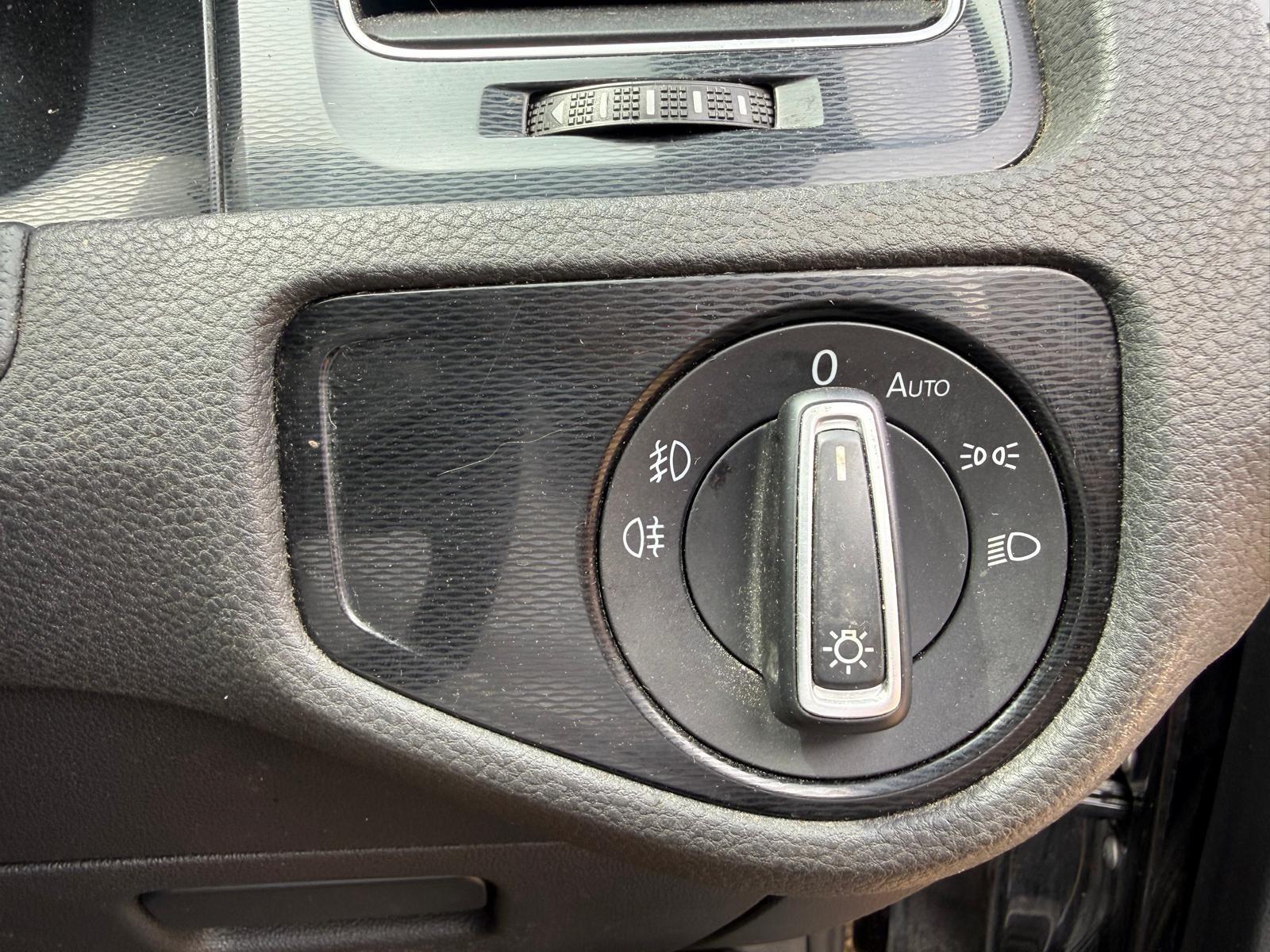 Volkswagen Golf view 29
