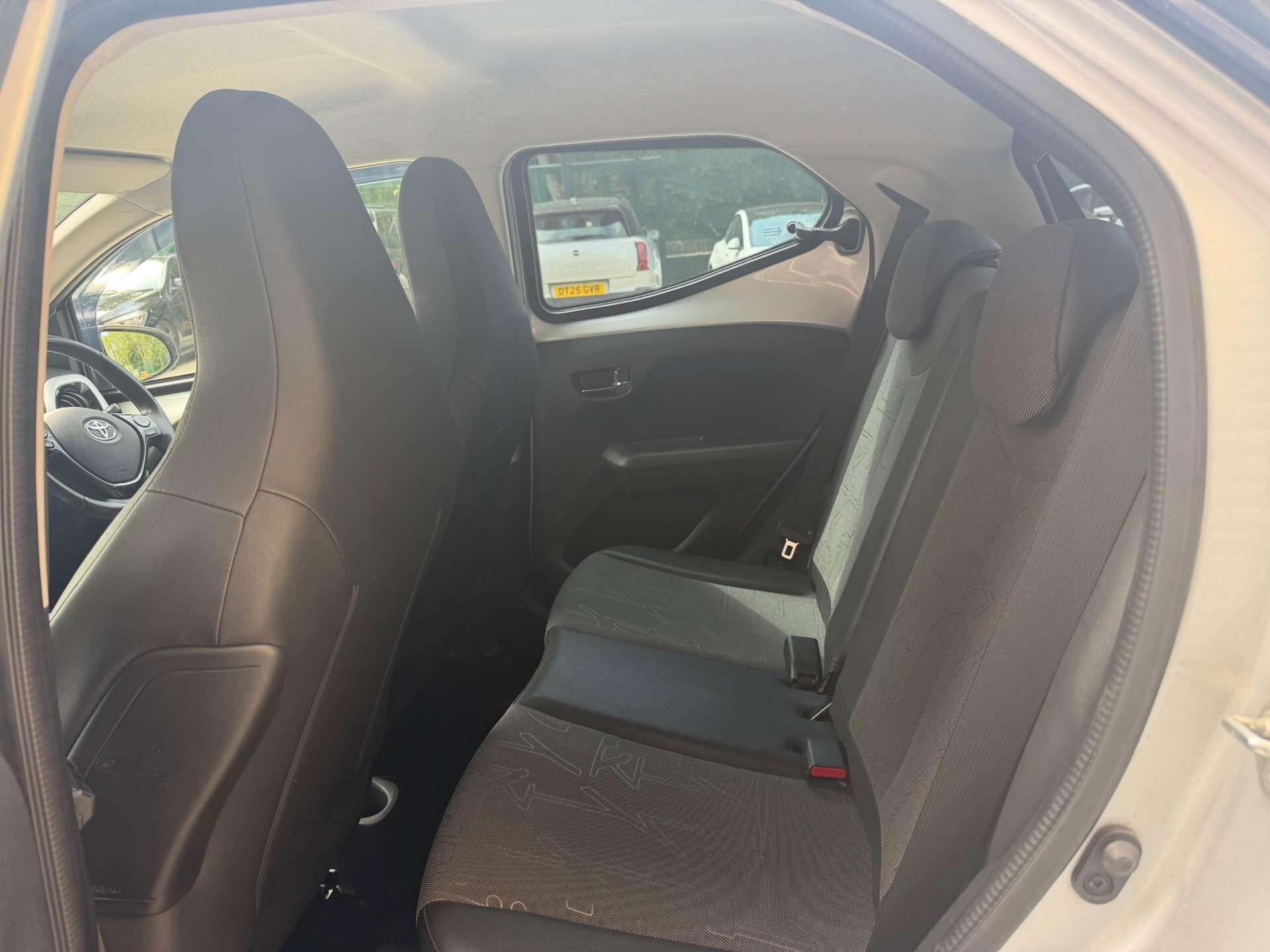 Toyota Aygo view 21