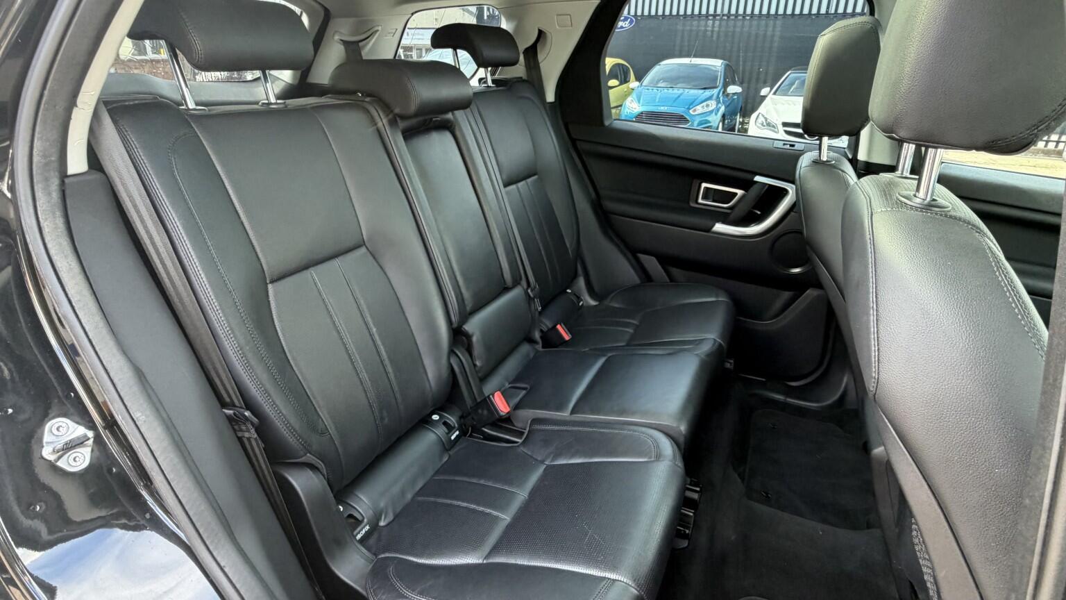 Land Rover Discovery Sport view 23