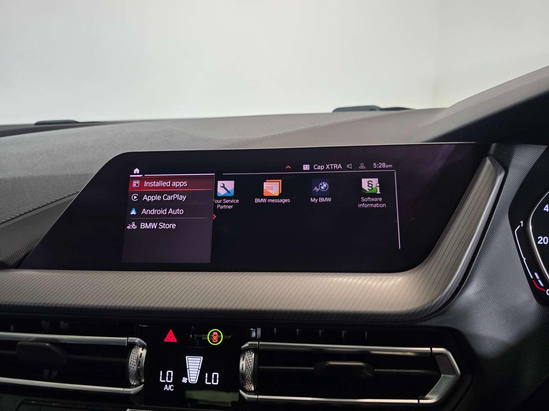BMW 1 Series view 32