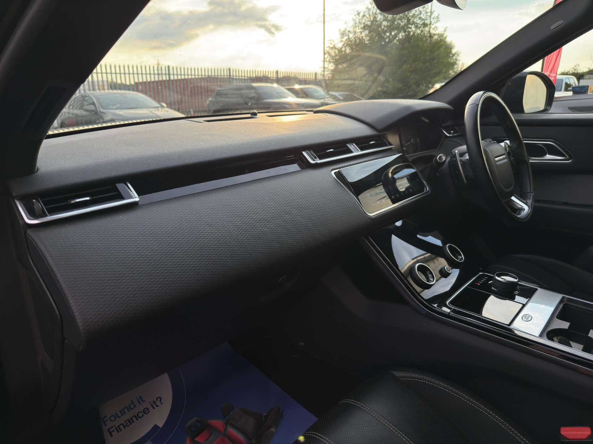 Land Rover Range Rover Velar view 41
