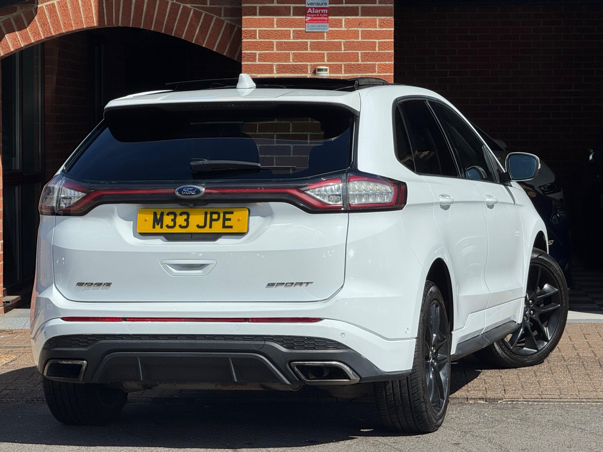Ford Edge view 4