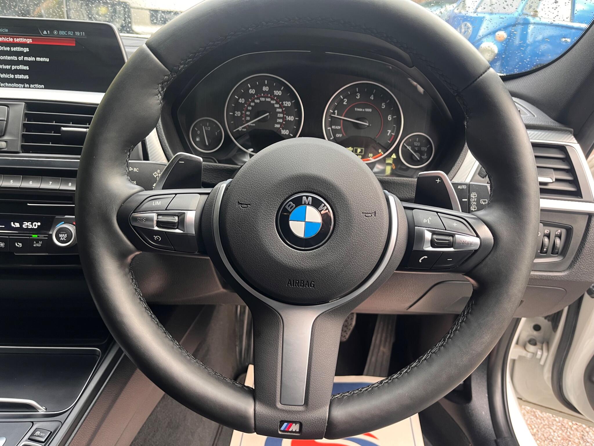 BMW 3 Series view 27