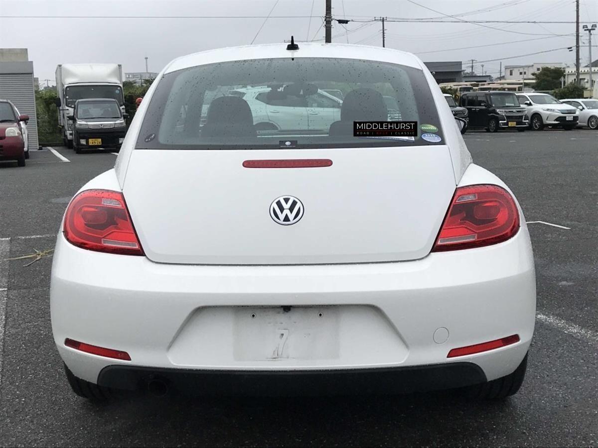 Volkswagen Beetle view 5