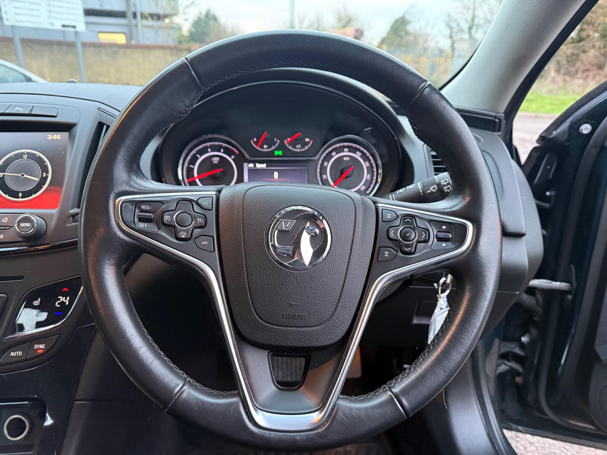 2013 Vauxhall Insignia image 13