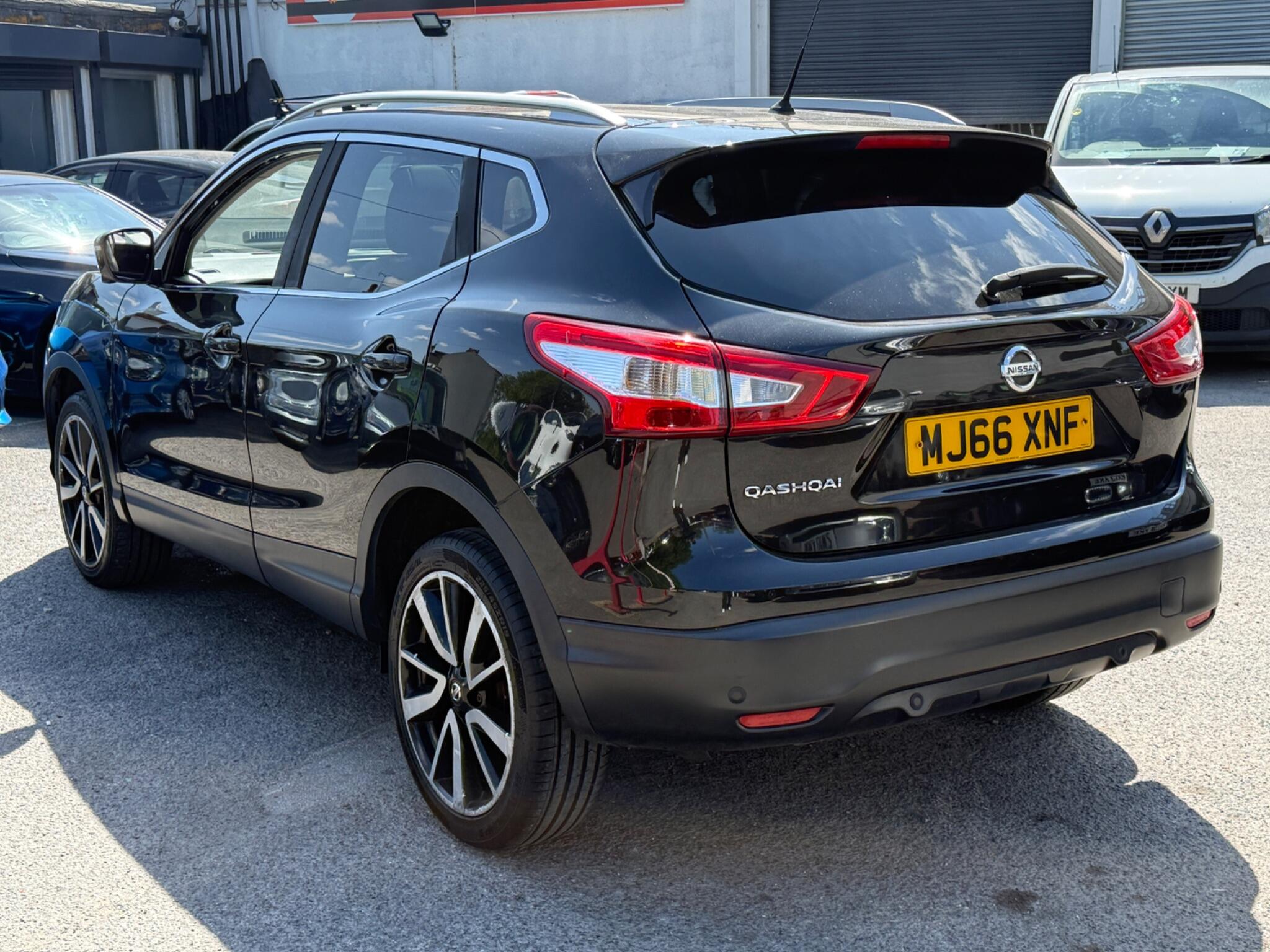 Nissan Qashqai - Image 13