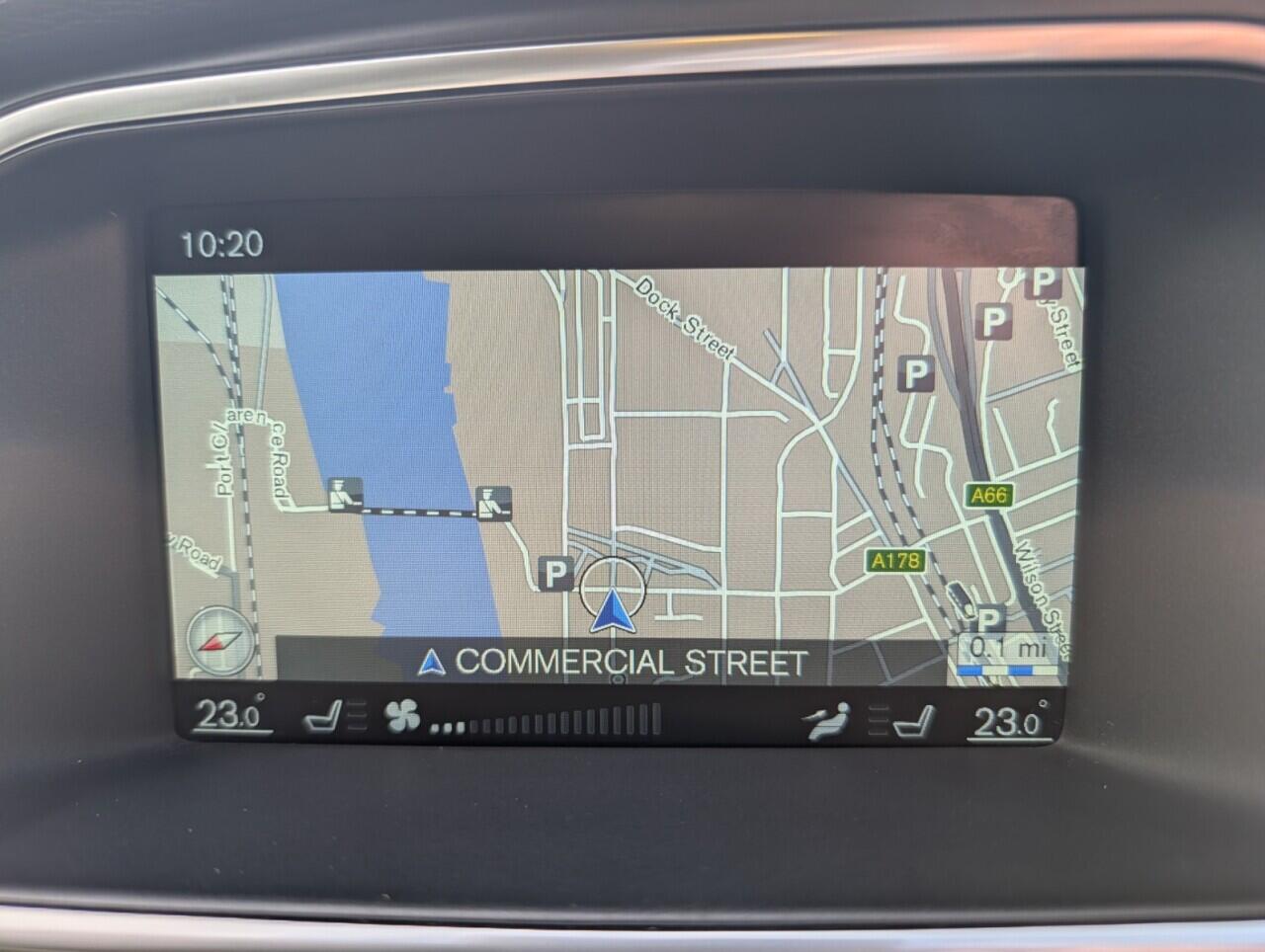 Volvo V40 Cross Country view 38