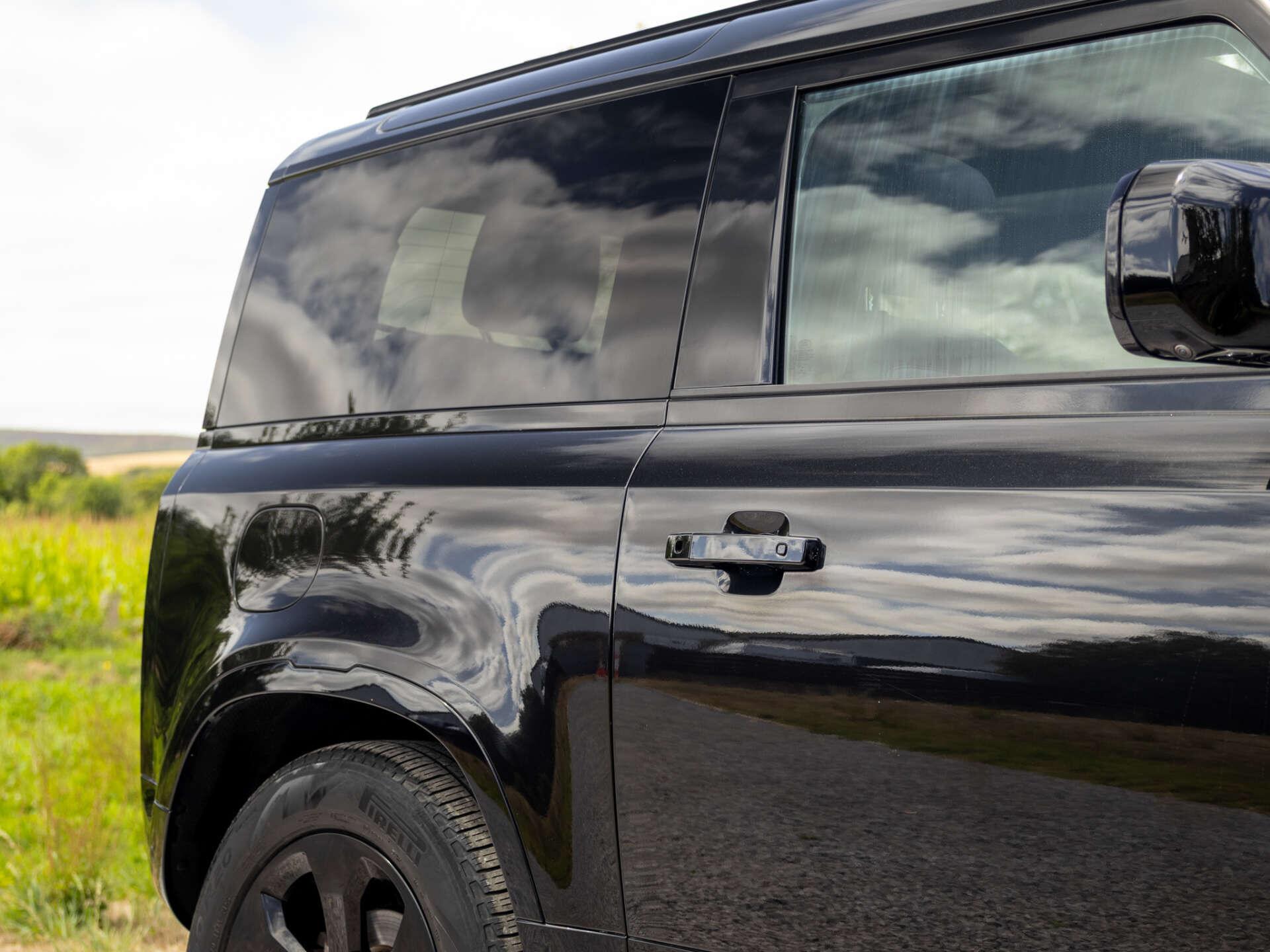 Land Rover Defender view 37