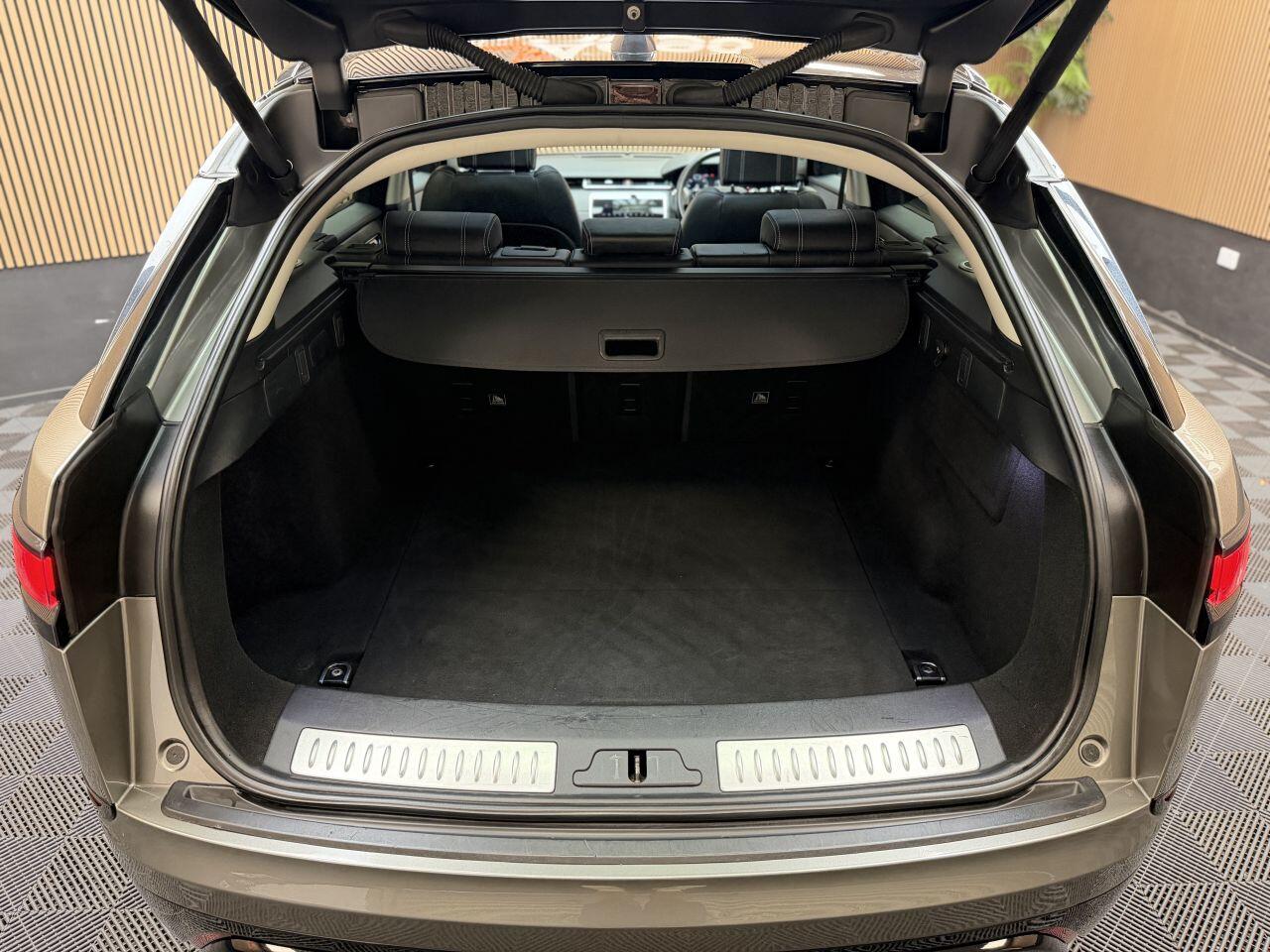 Land Rover Range Rover Velar view 14