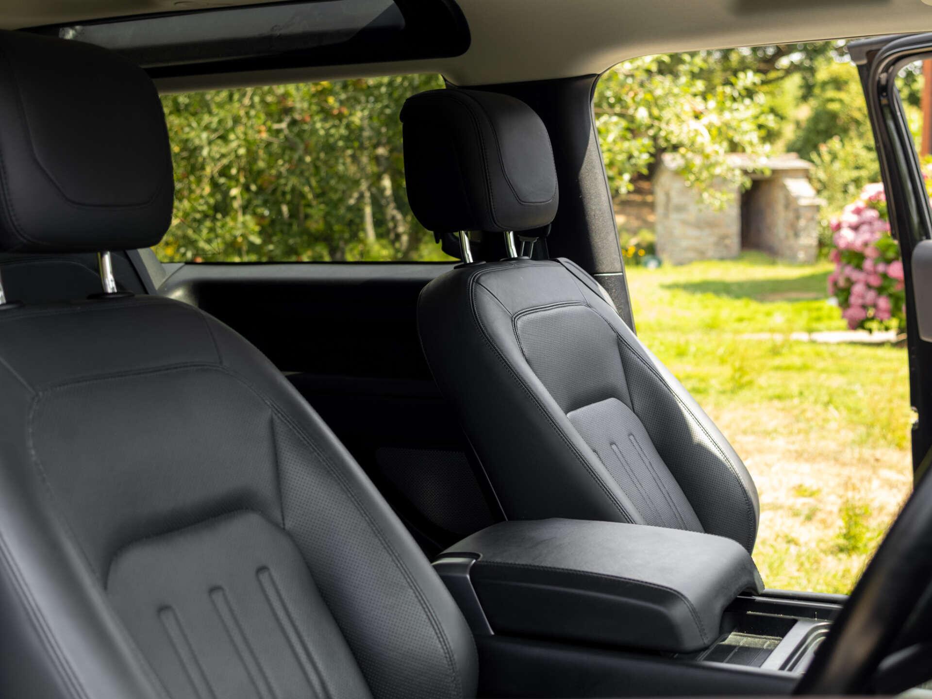 Land Rover Defender view 20