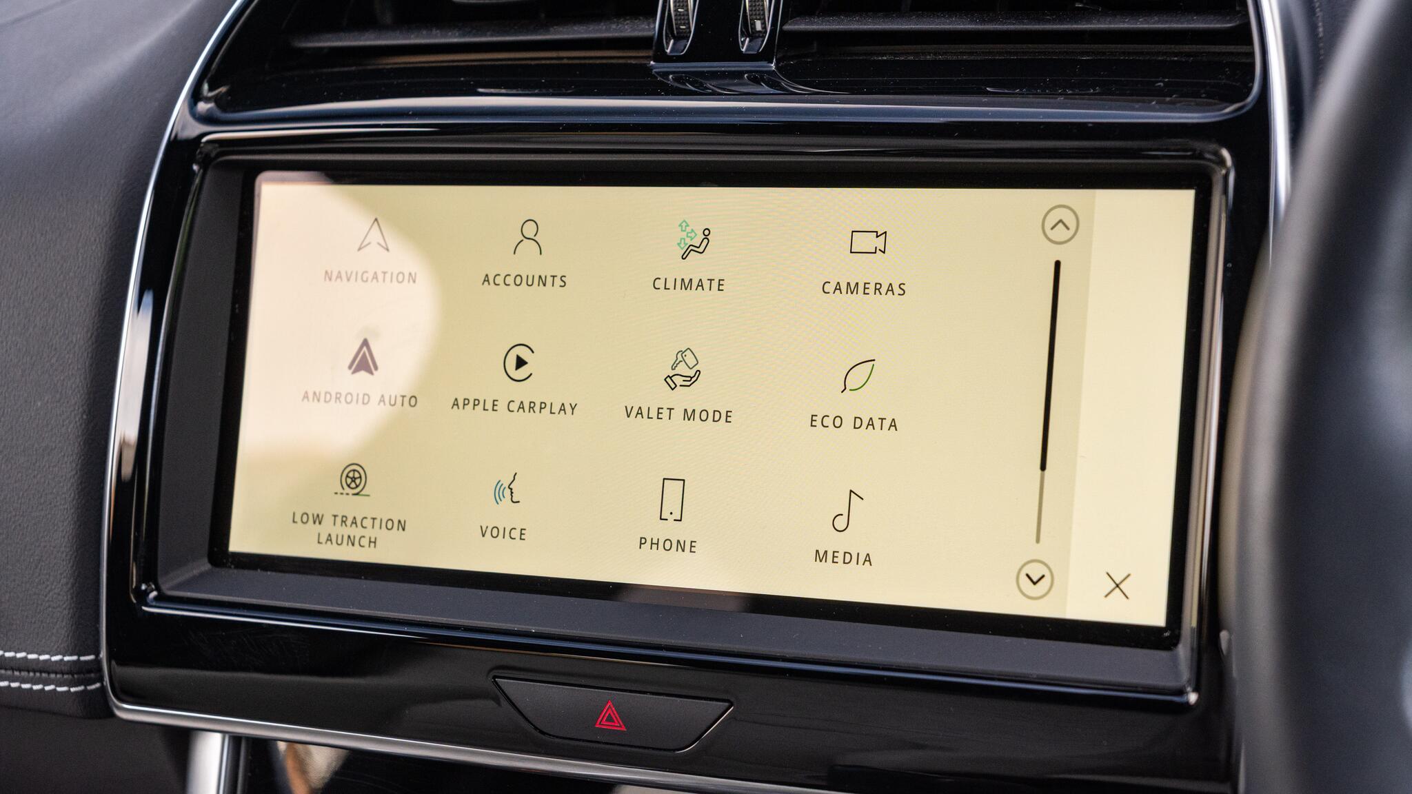 Jaguar Xe view 30