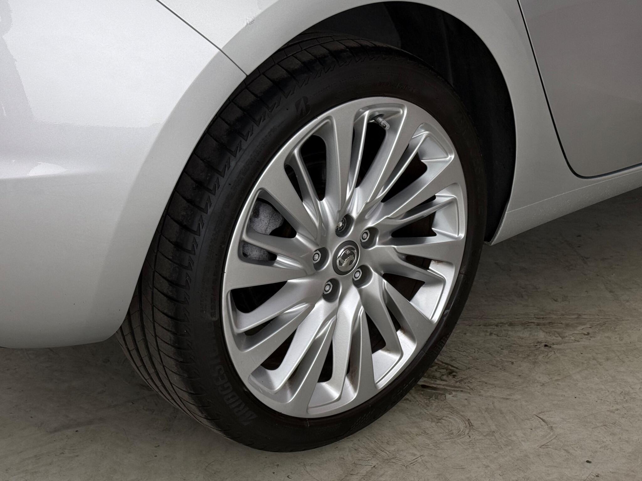 Vauxhall Astra view 8