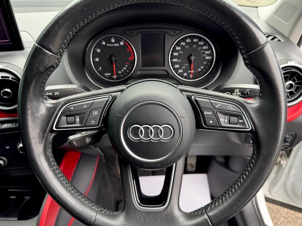 Audi Q2 view 22