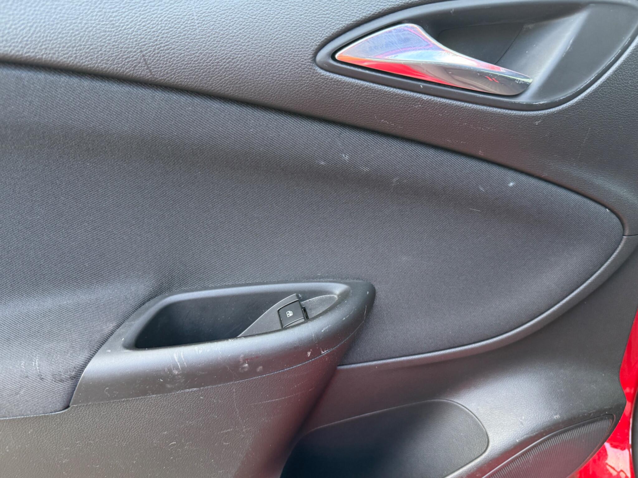 2017 Vauxhall Astra image 38