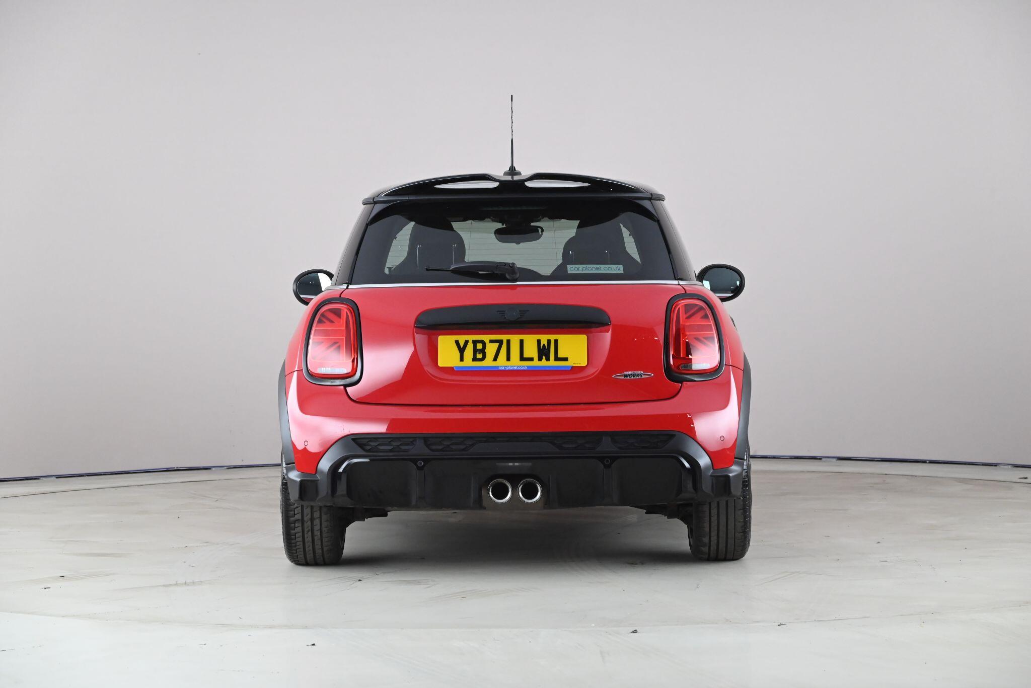 Mini Hatch view 6
