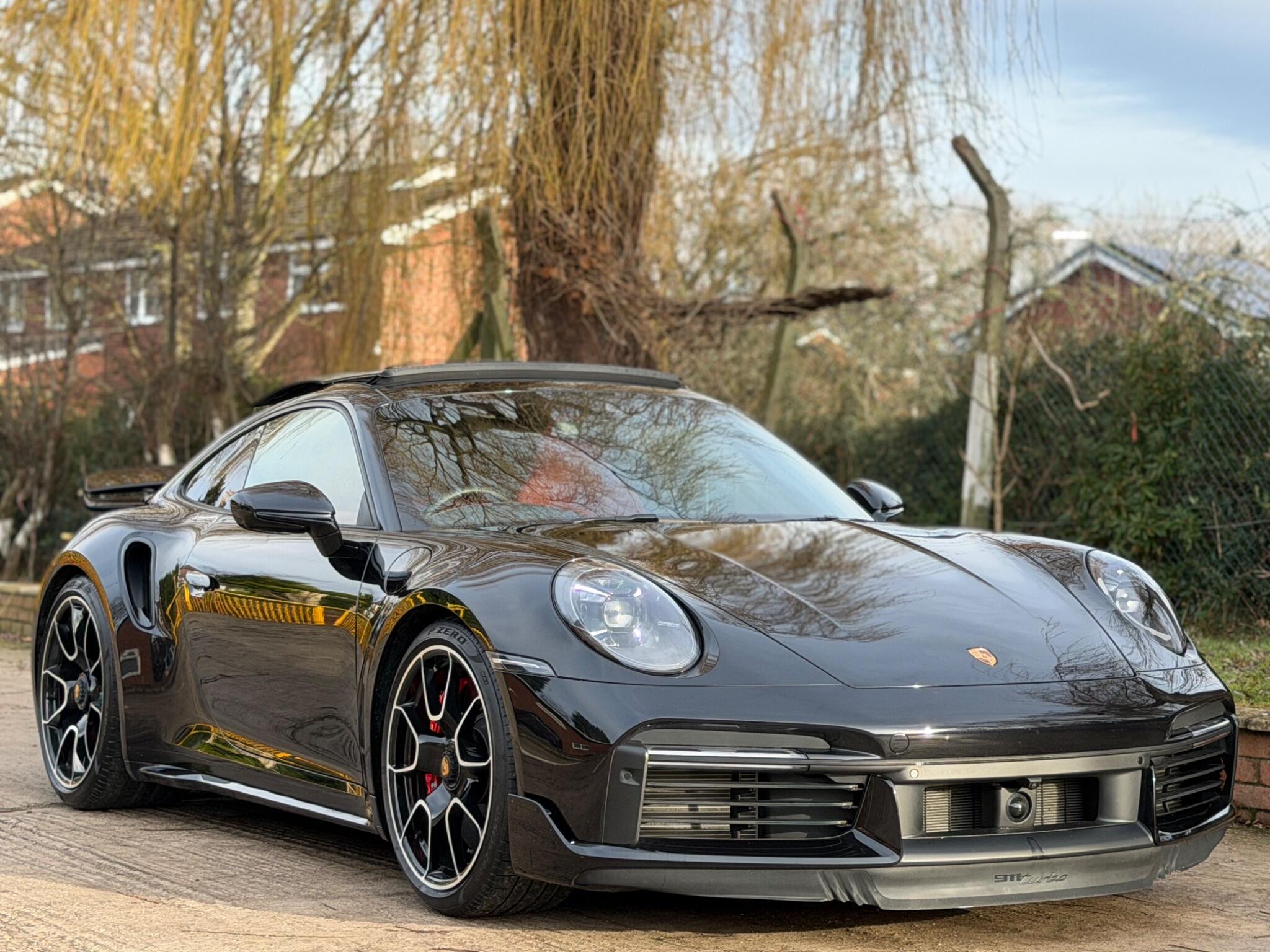 Porsche 911 view 8
