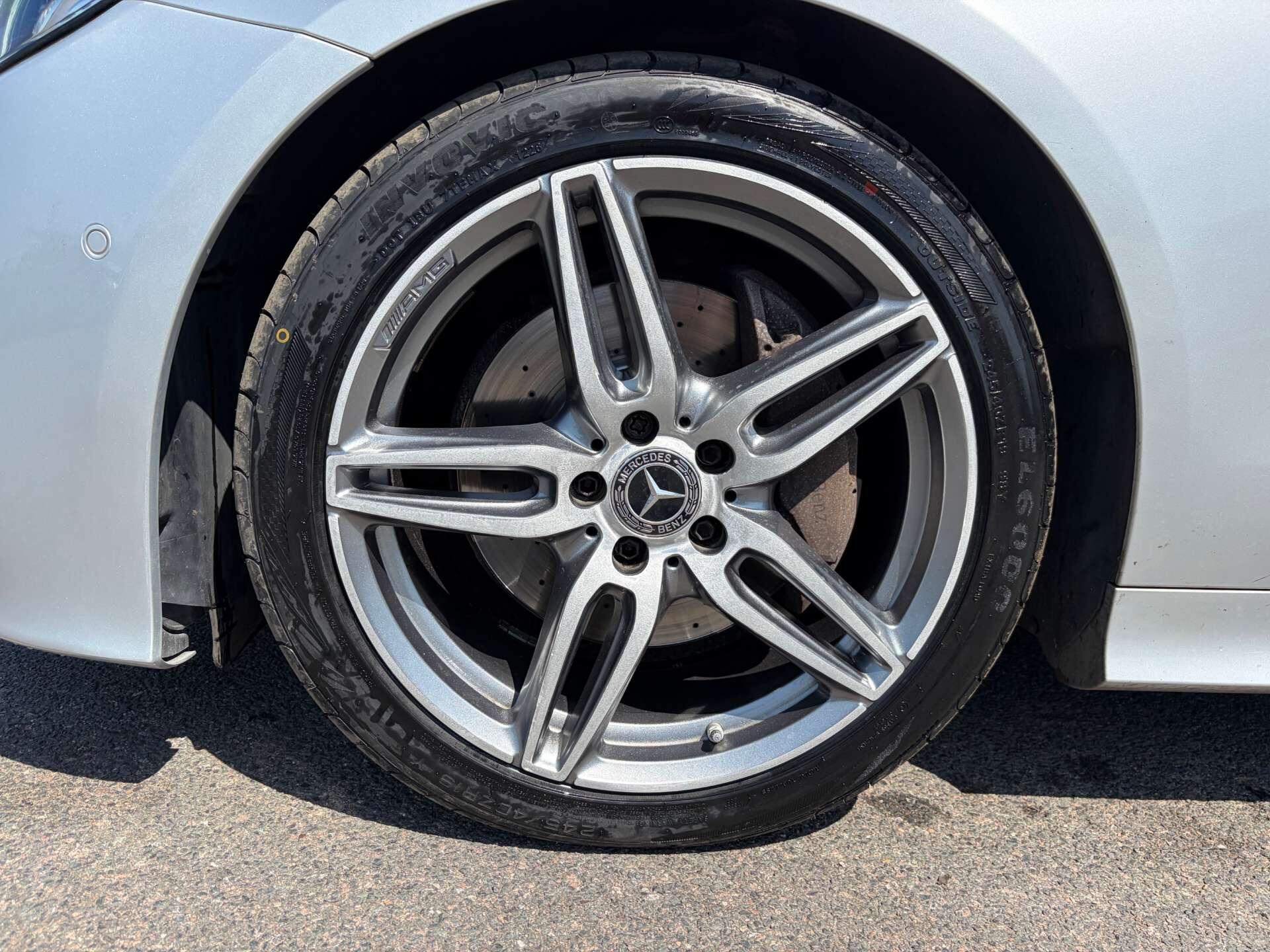 Mercedes-Benz E Class view 10