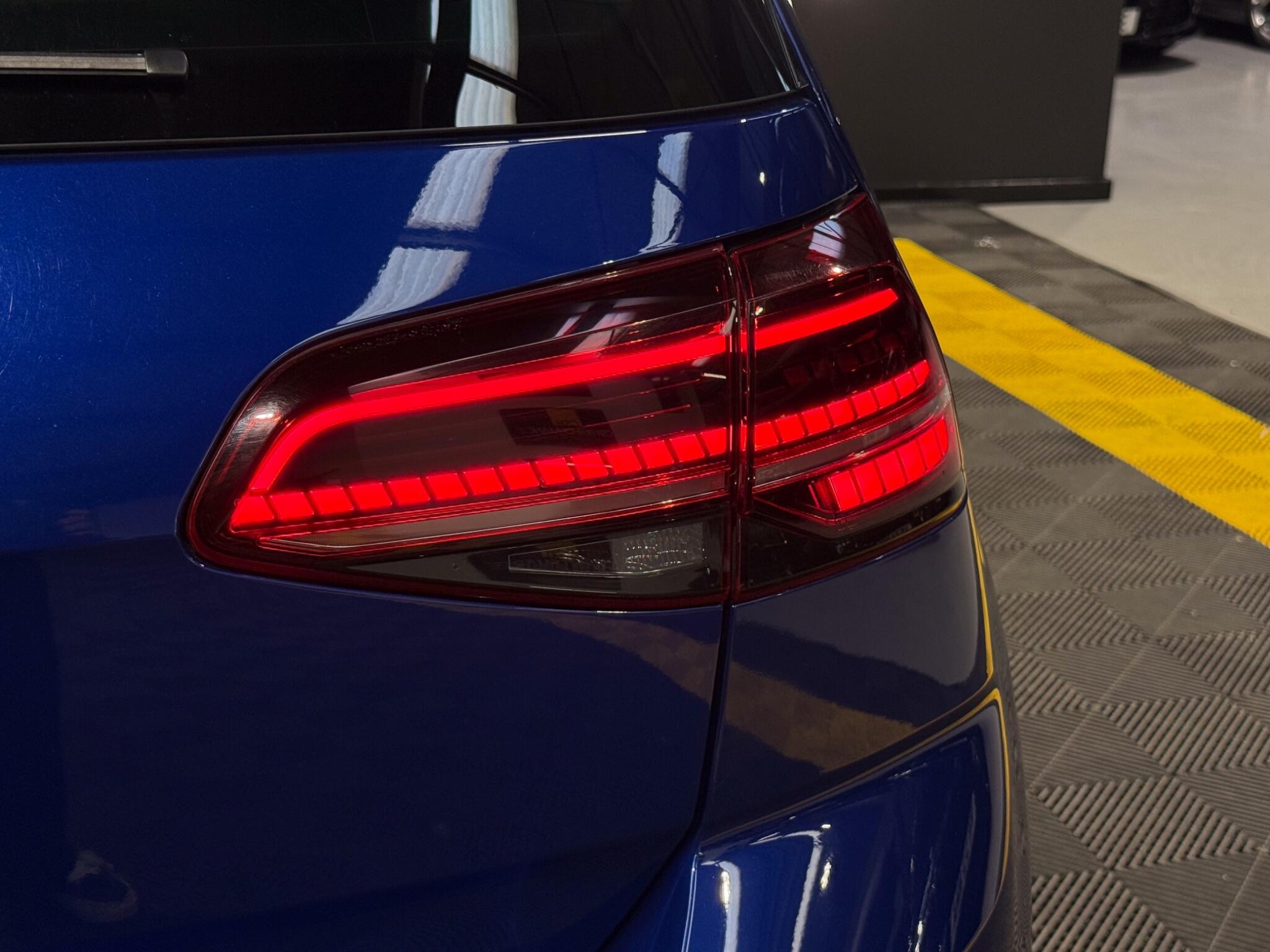 Volkswagen Golf view 18