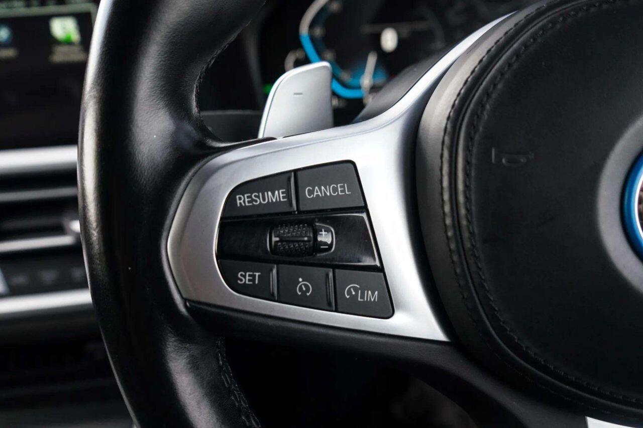 BMW 3 Series view 23